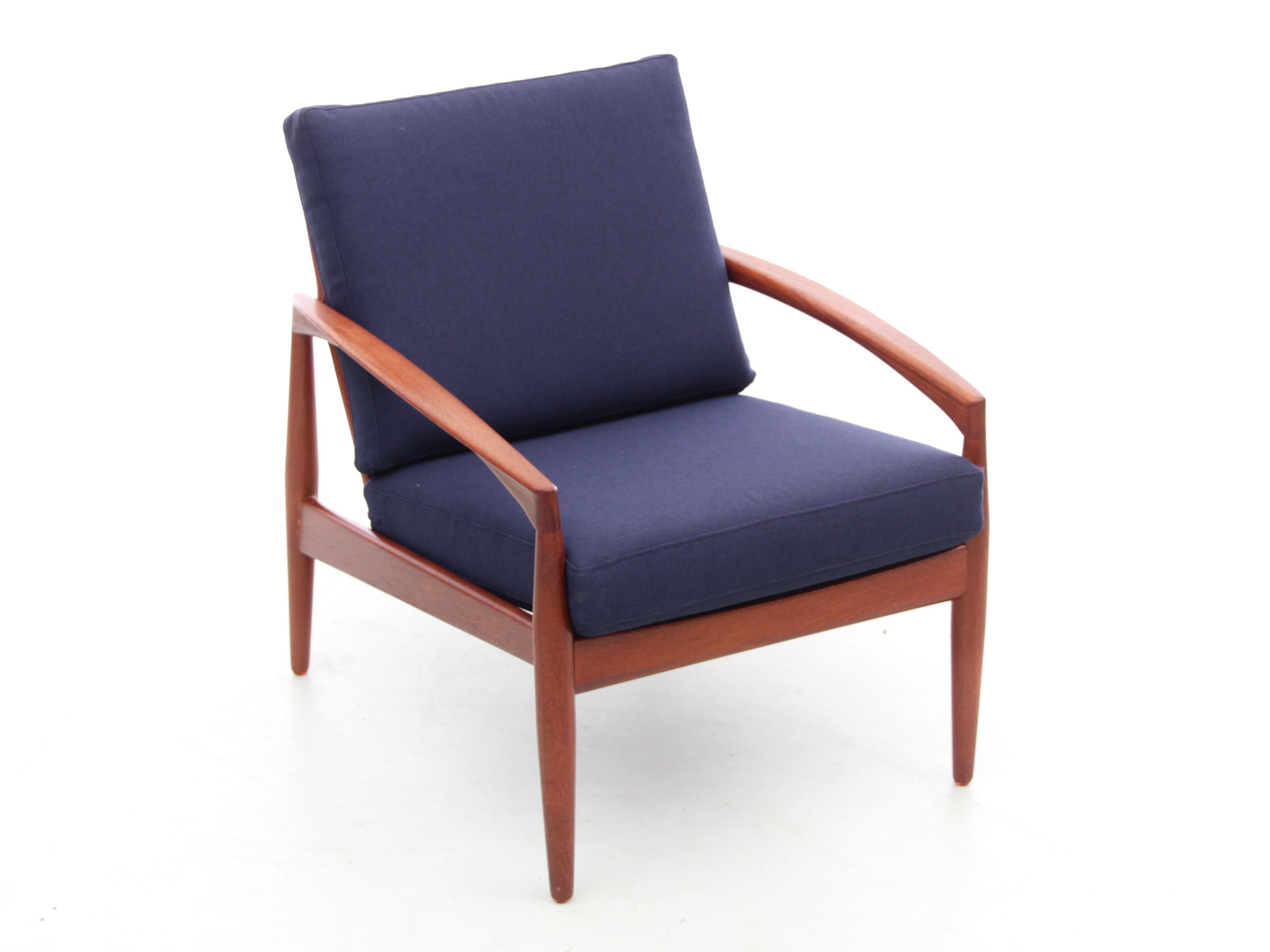French Mid-Century Modern Scandinavian Lounge Chair in Rio Rosewood Model Paperknive For Sale