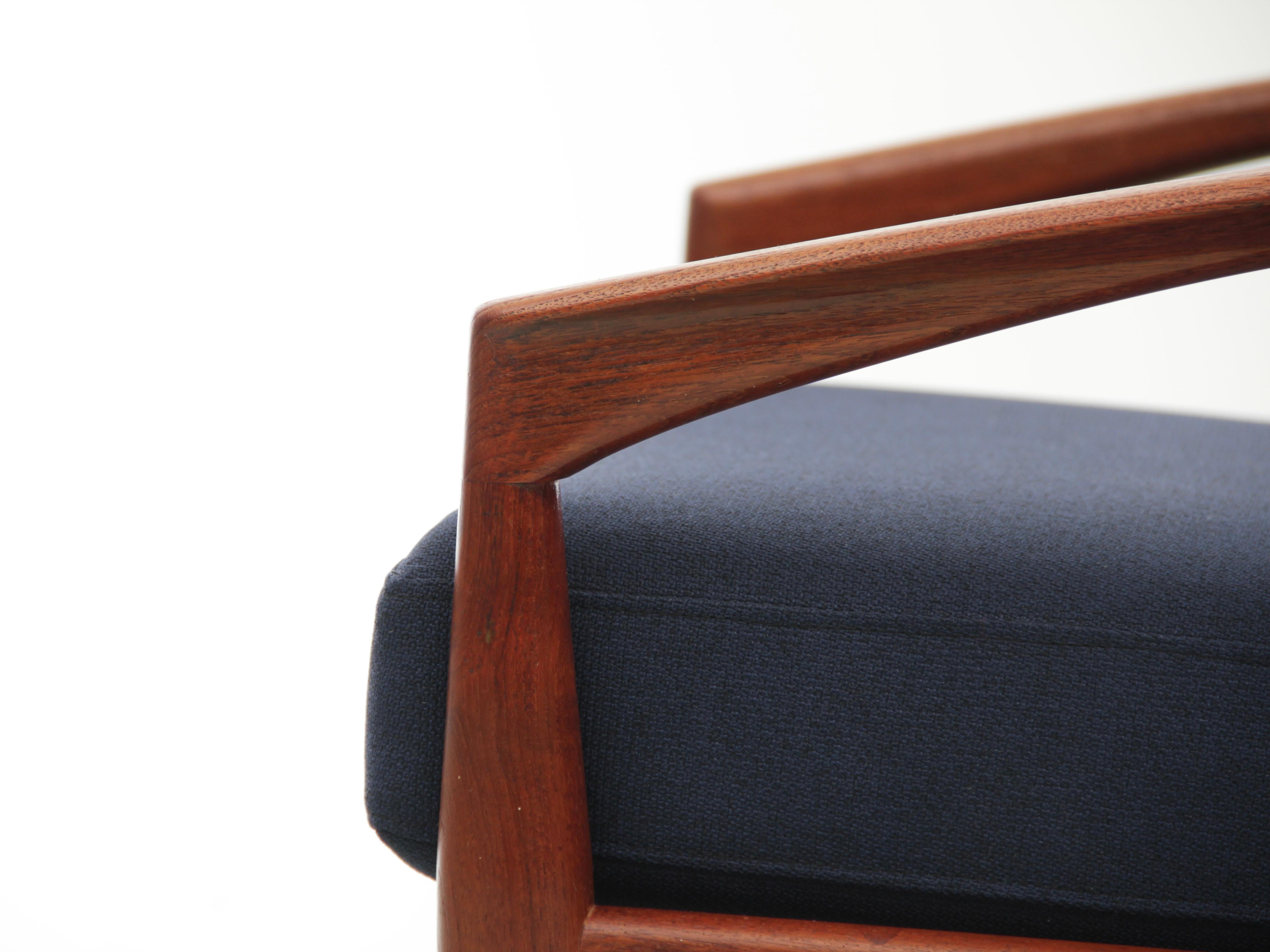 Teak Mid-Century Modern Scandinavian Lounge Chair in Rio Rosewood Model Paperknive For Sale