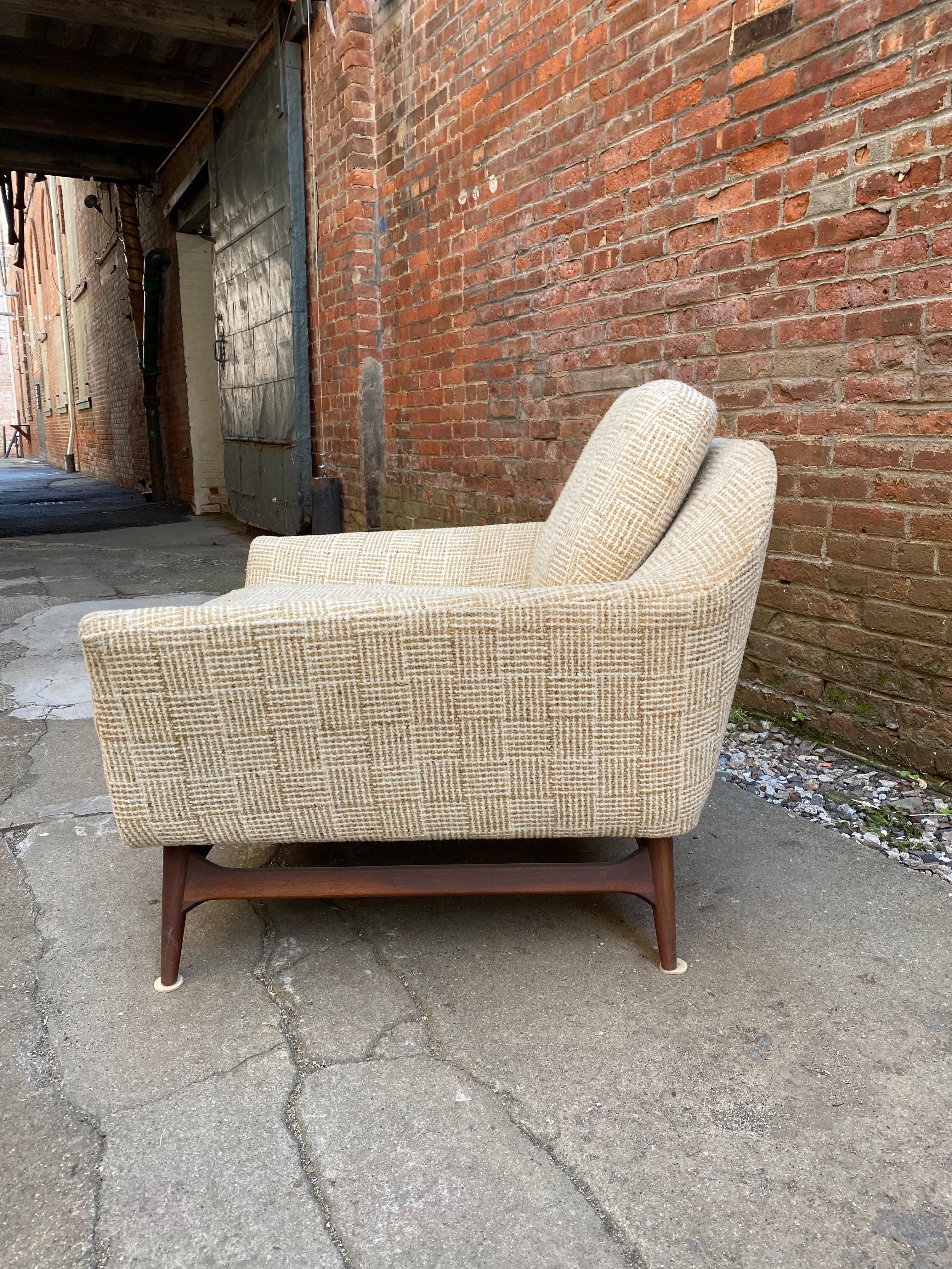 Mid-Century Modern Scandinavian Lounge Chair in the Manner of Rastad and Relling In Good Condition In Garnerville, NY