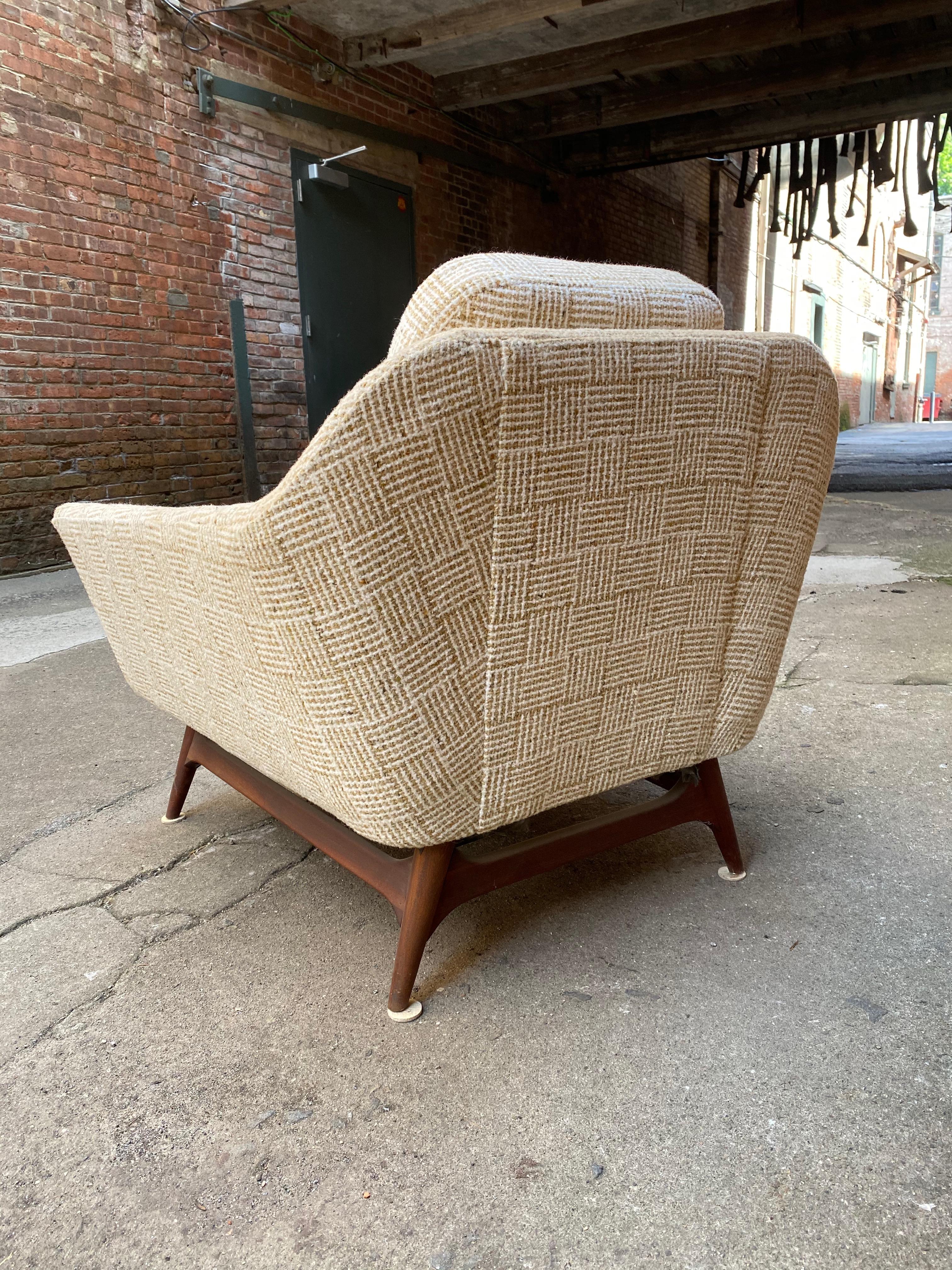 Mid-Century Modern Scandinavian Lounge Chair in the Manner of Rastad and Relling 1