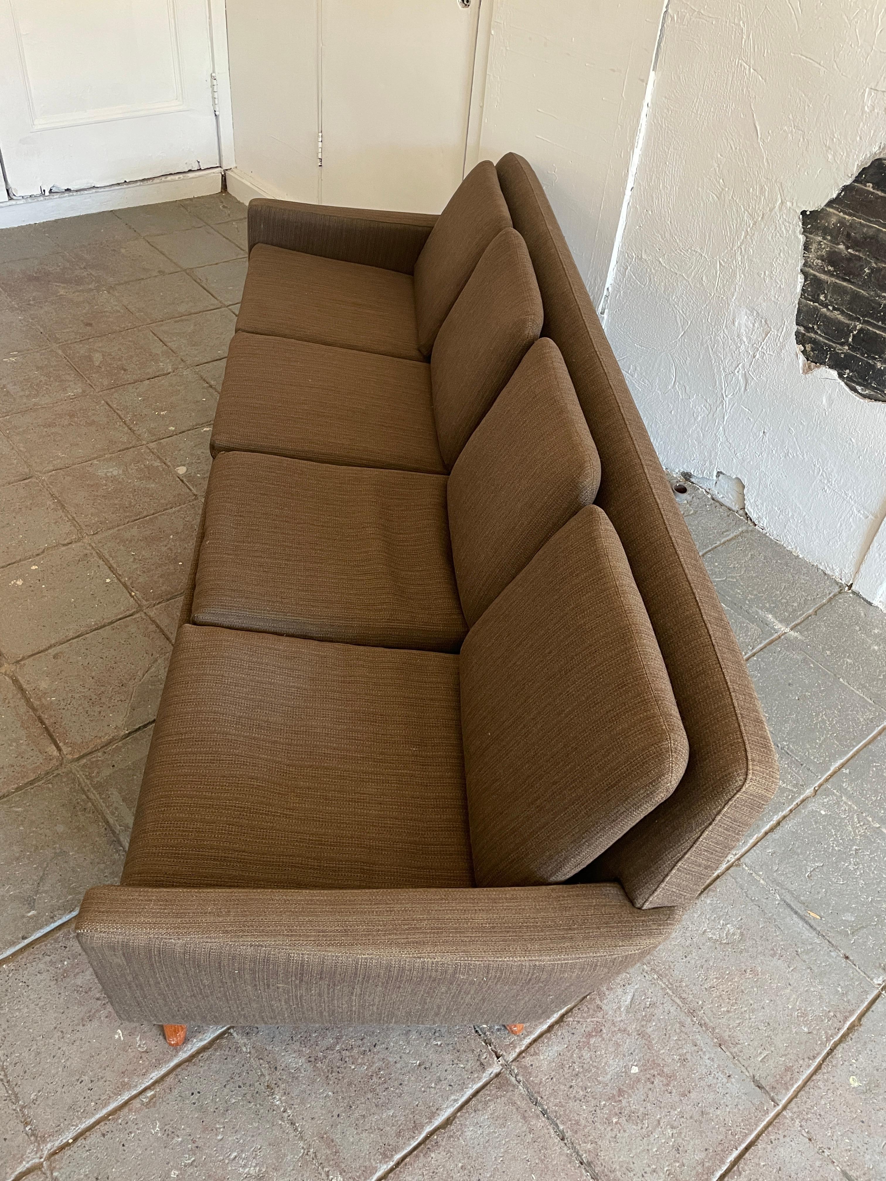 Divano scandinavo basso a 4 posti di metà secolo di DUX in vendita 2