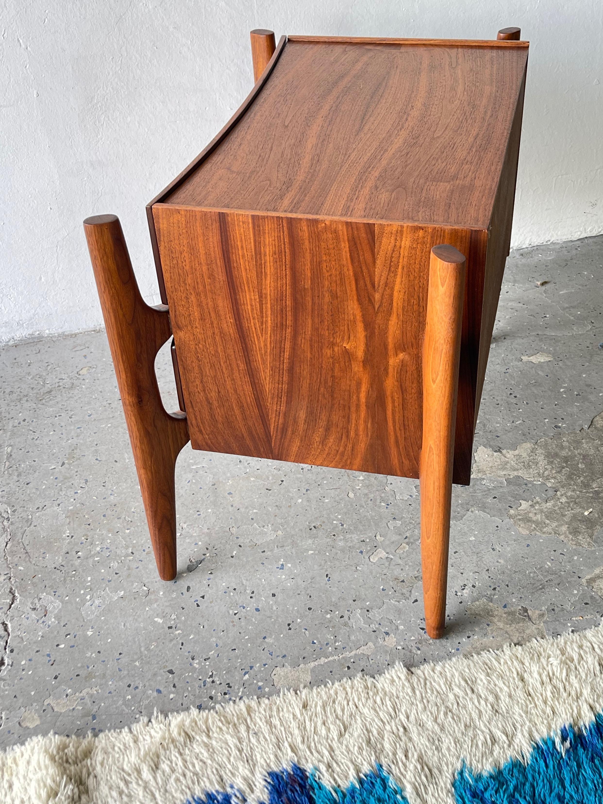 Mid Century Modern Scandinavian Masterpieces Nightstand by William Hinn In Excellent Condition In Las Vegas, NV