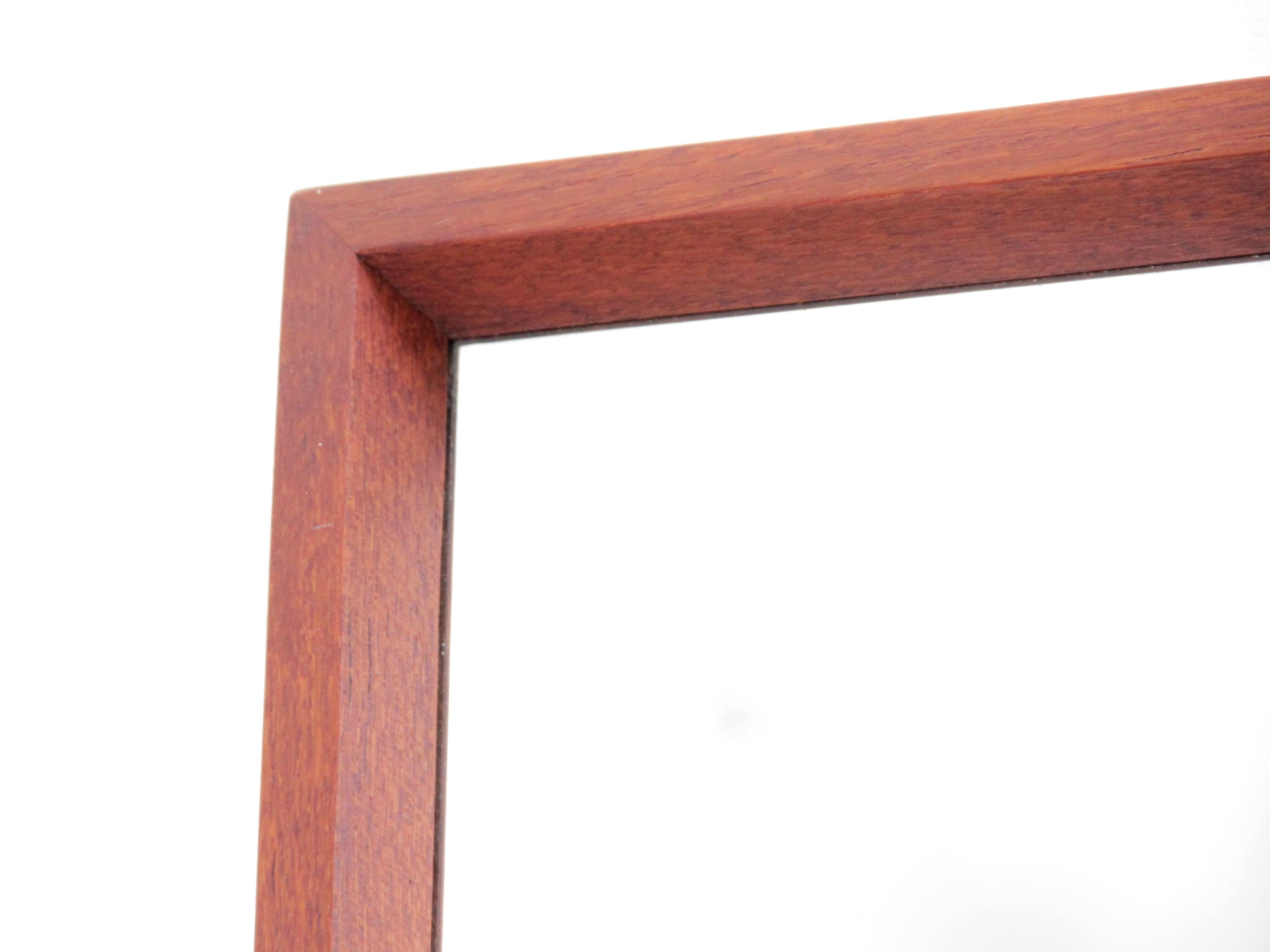 Scandinavo Specchio scandinavo moderno di metà secolo in teak in vendita