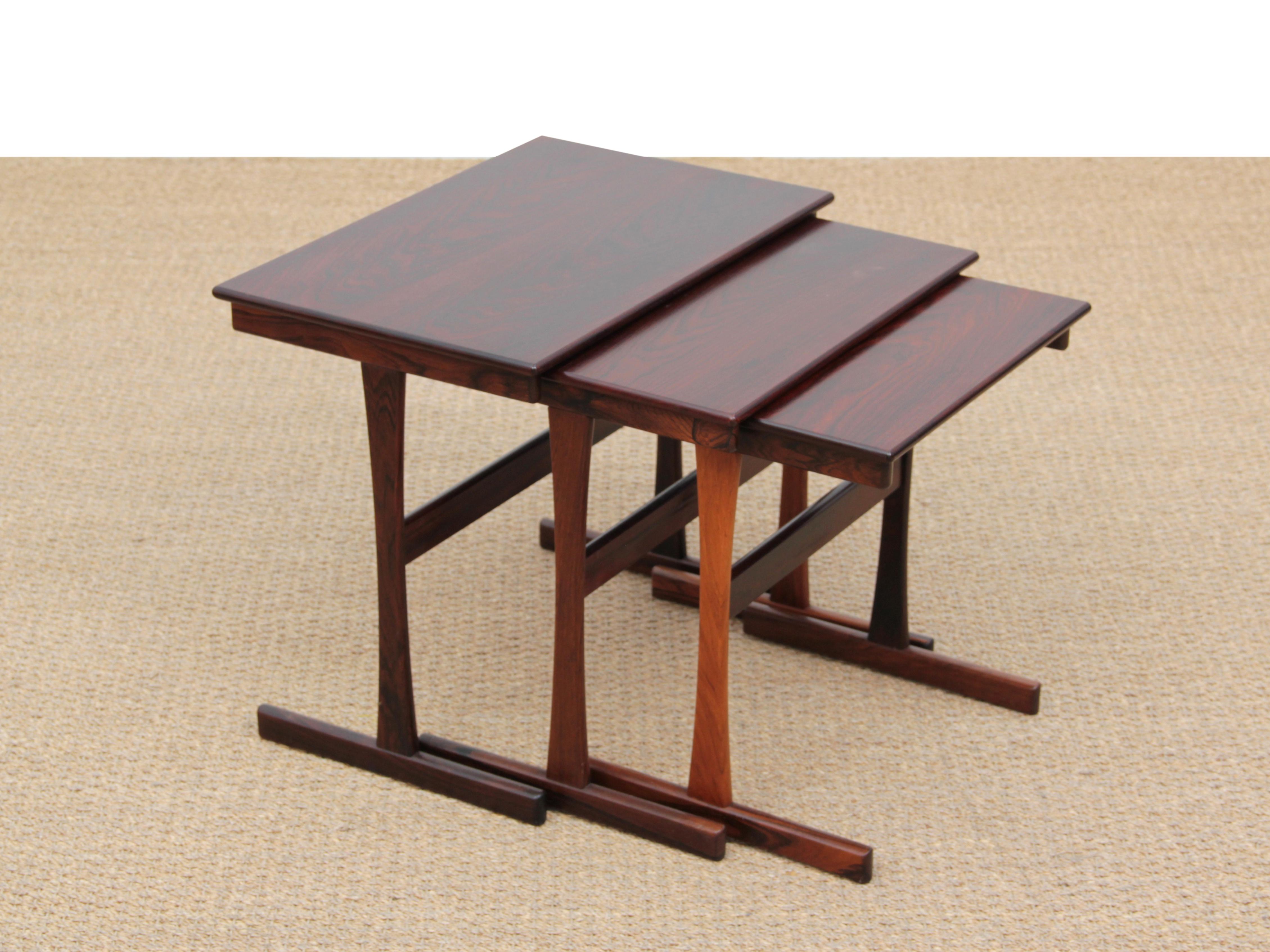 Mid-Century Modern Scandinavian Nesting Tables in Rosewood For Sale 2