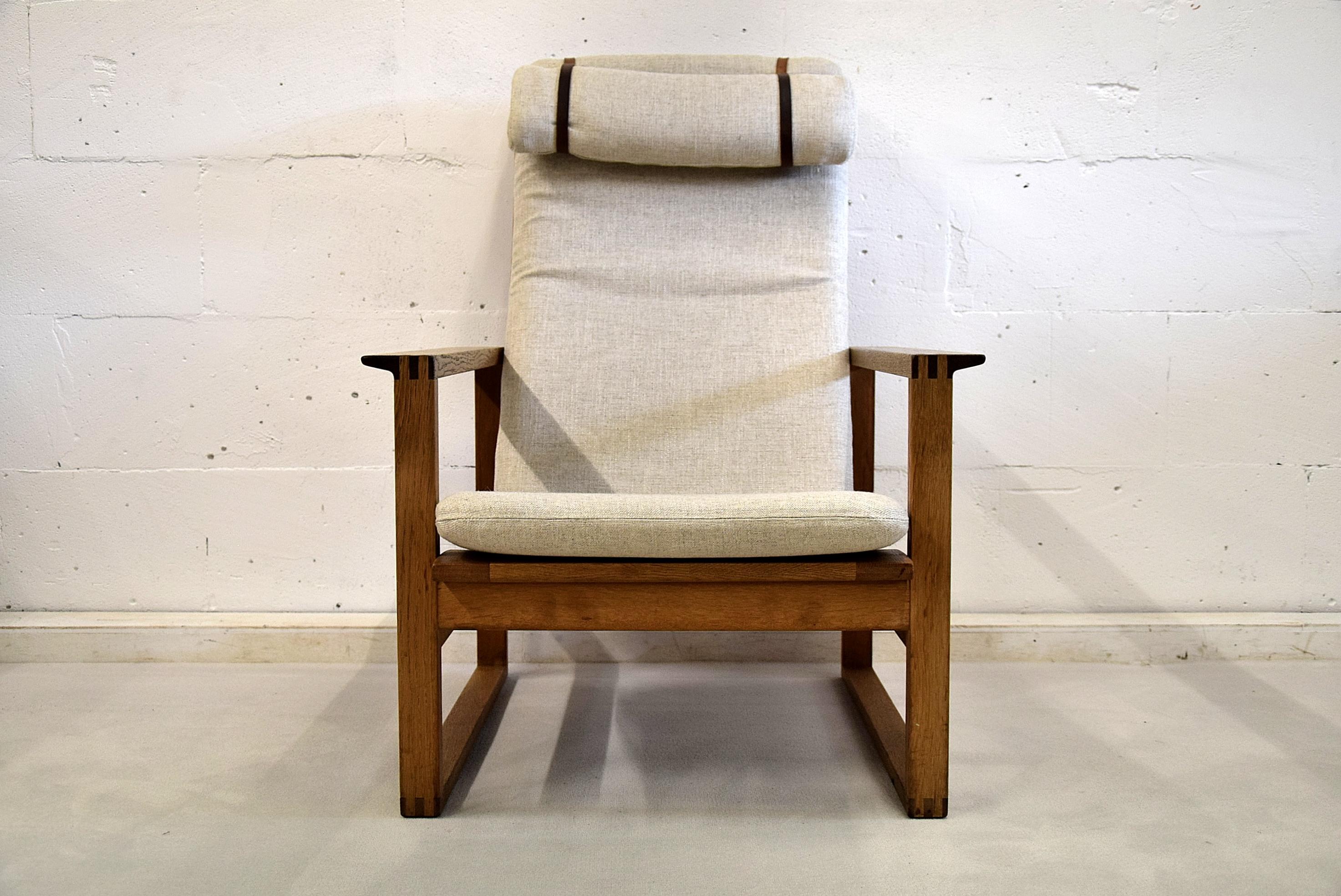 Mid century modern scandinavian oak lounge chair by Børge Mogensen 4