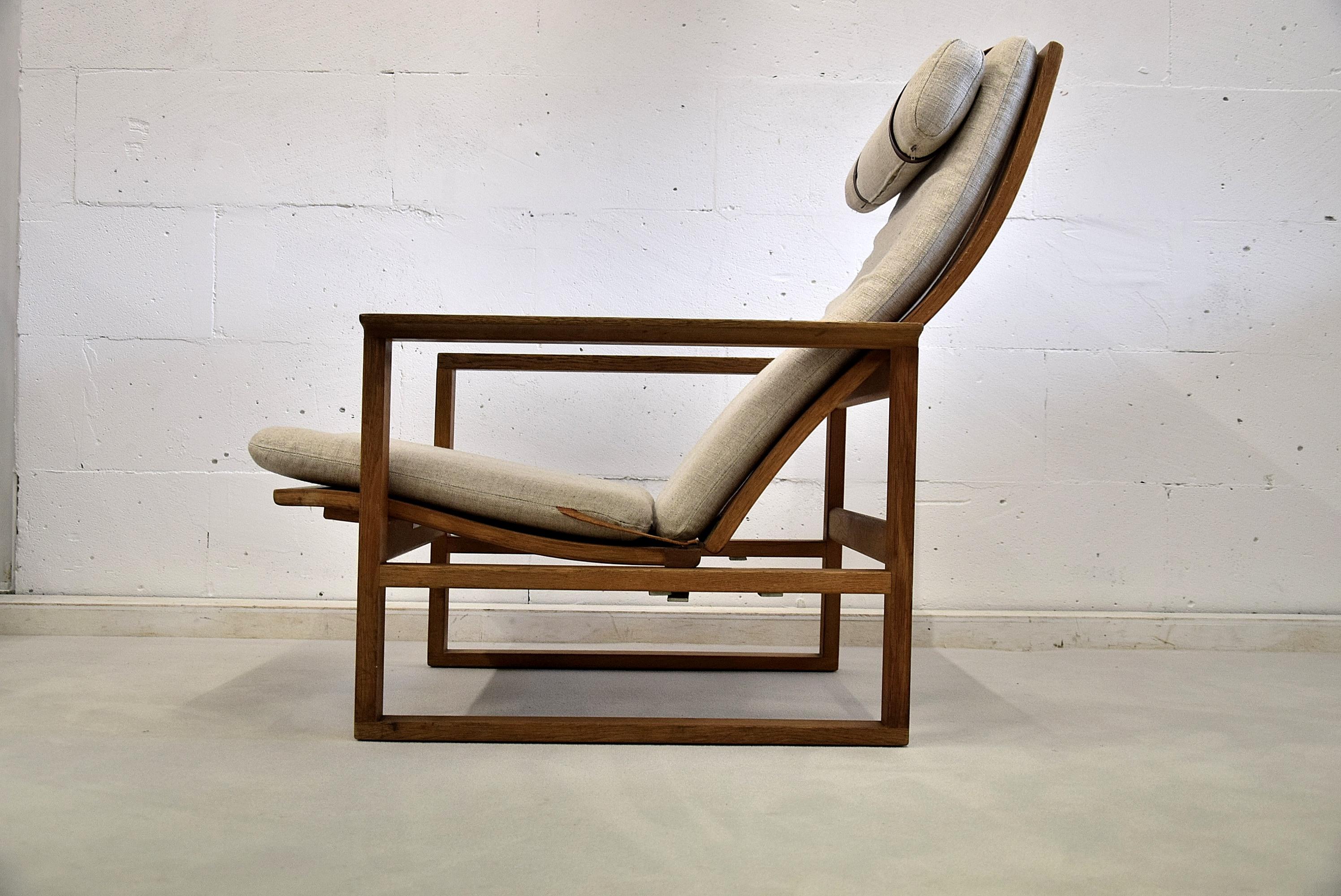 Mid century modern scandinavian oak lounge chair by Børge Mogensen 7