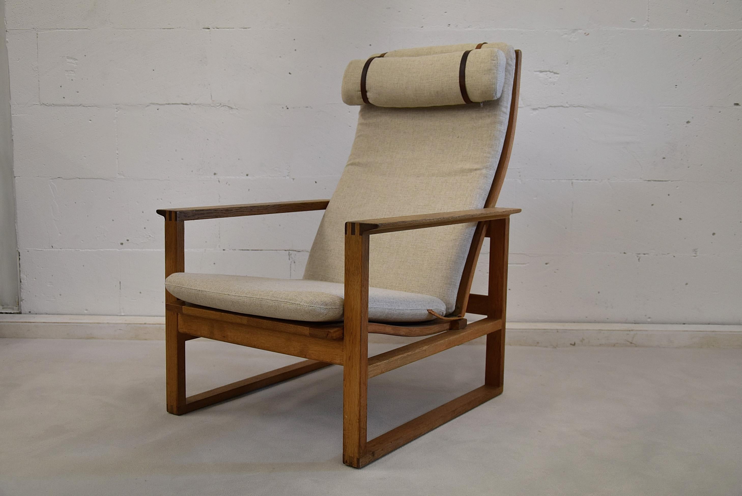 Danish Mid century modern scandinavian oak lounge chair by Børge Mogensen