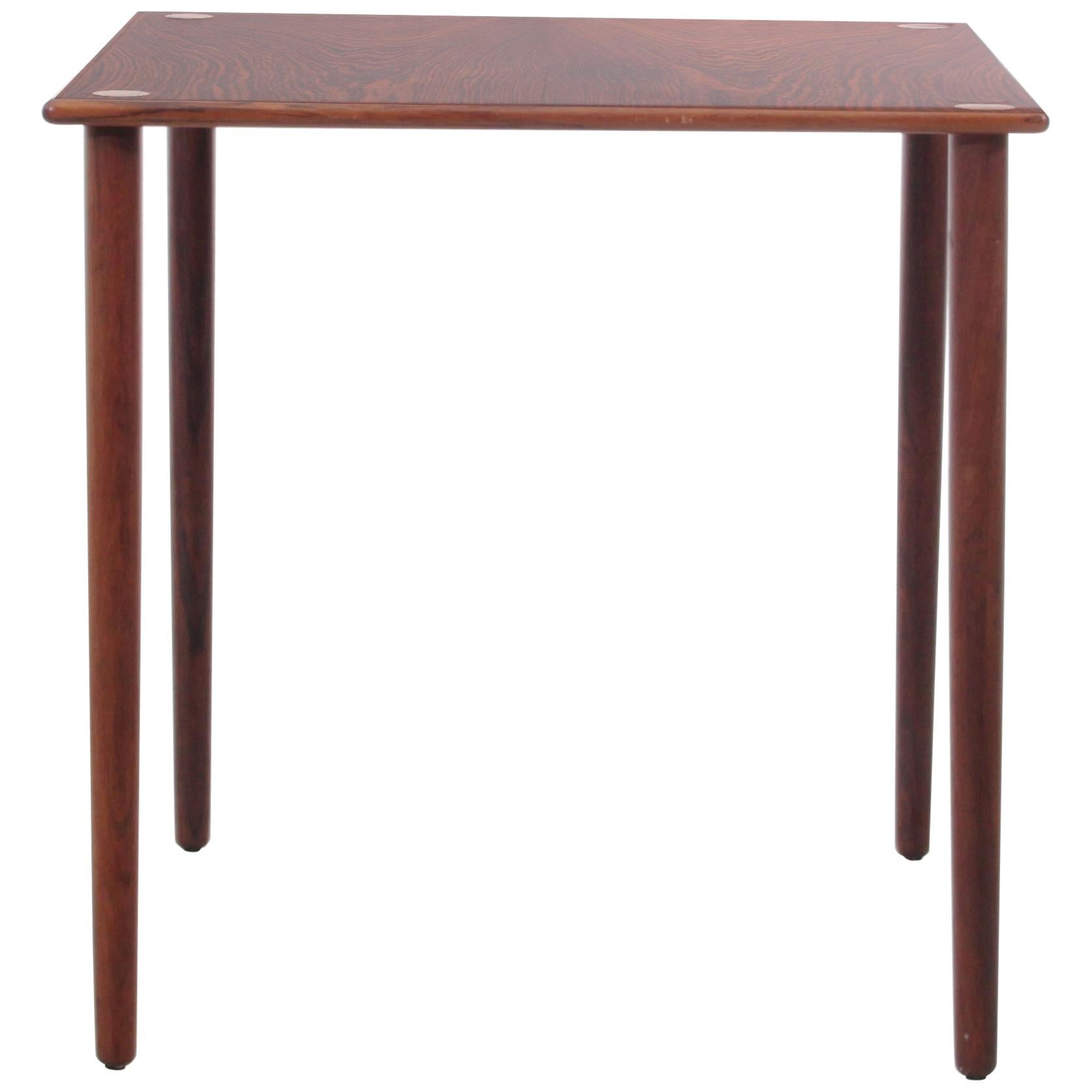 Table d'appoint scandinave moderne du milieu du siècle dernier en bois de rose