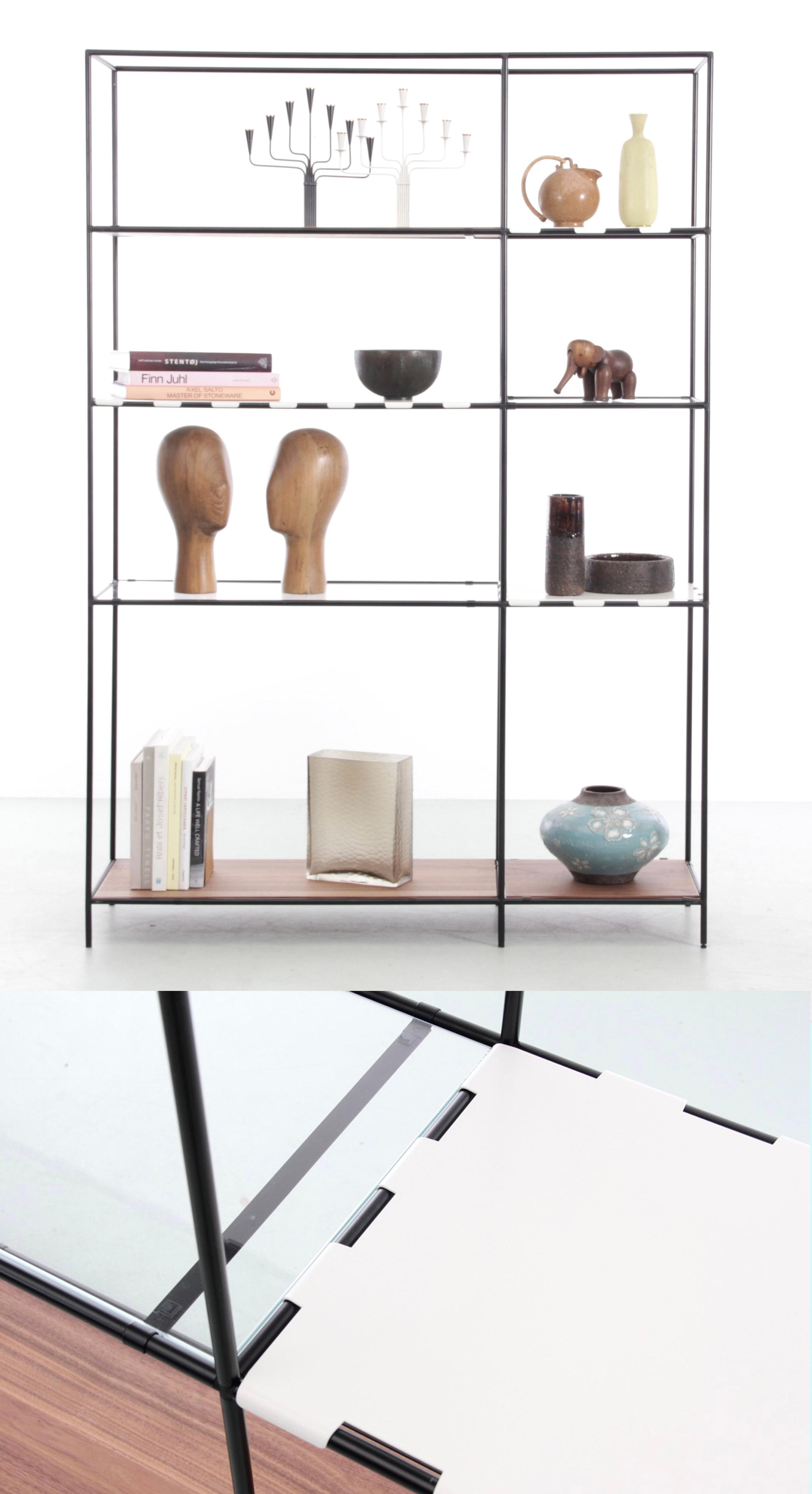 Original skandinavisches Original-Regal aus Nussbaum und lackiertem Stahl, Mid-Century Modern im Angebot 6