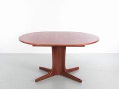 Mid-Century Modern Scandinavian Oval Dining Table in Teak