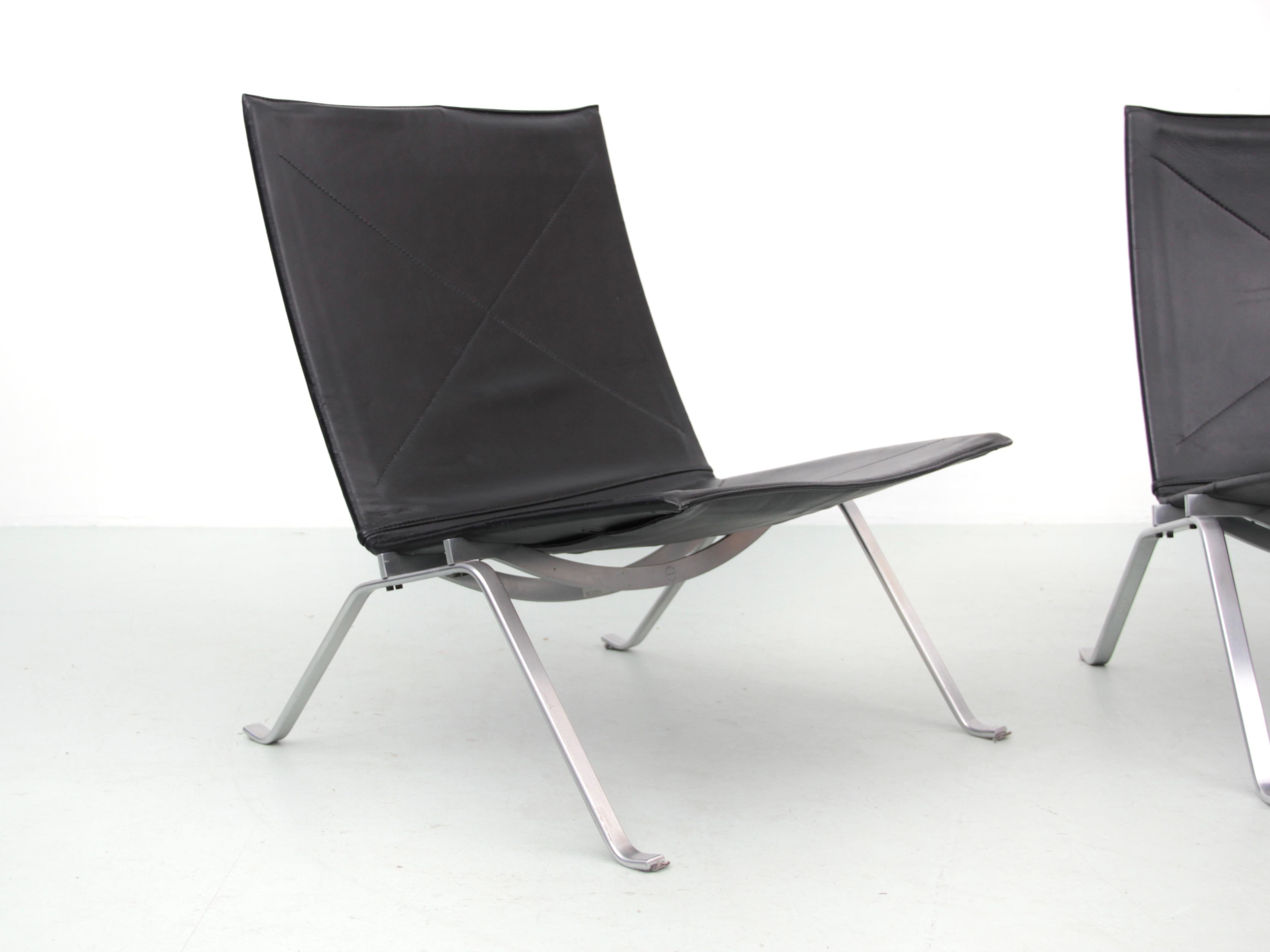 Coppia di PK 22 di Poul Kjaerholm, in stile scandinavo, risalente alla metà del secolo. In condizioni buone in vendita a Courbevoie, FR