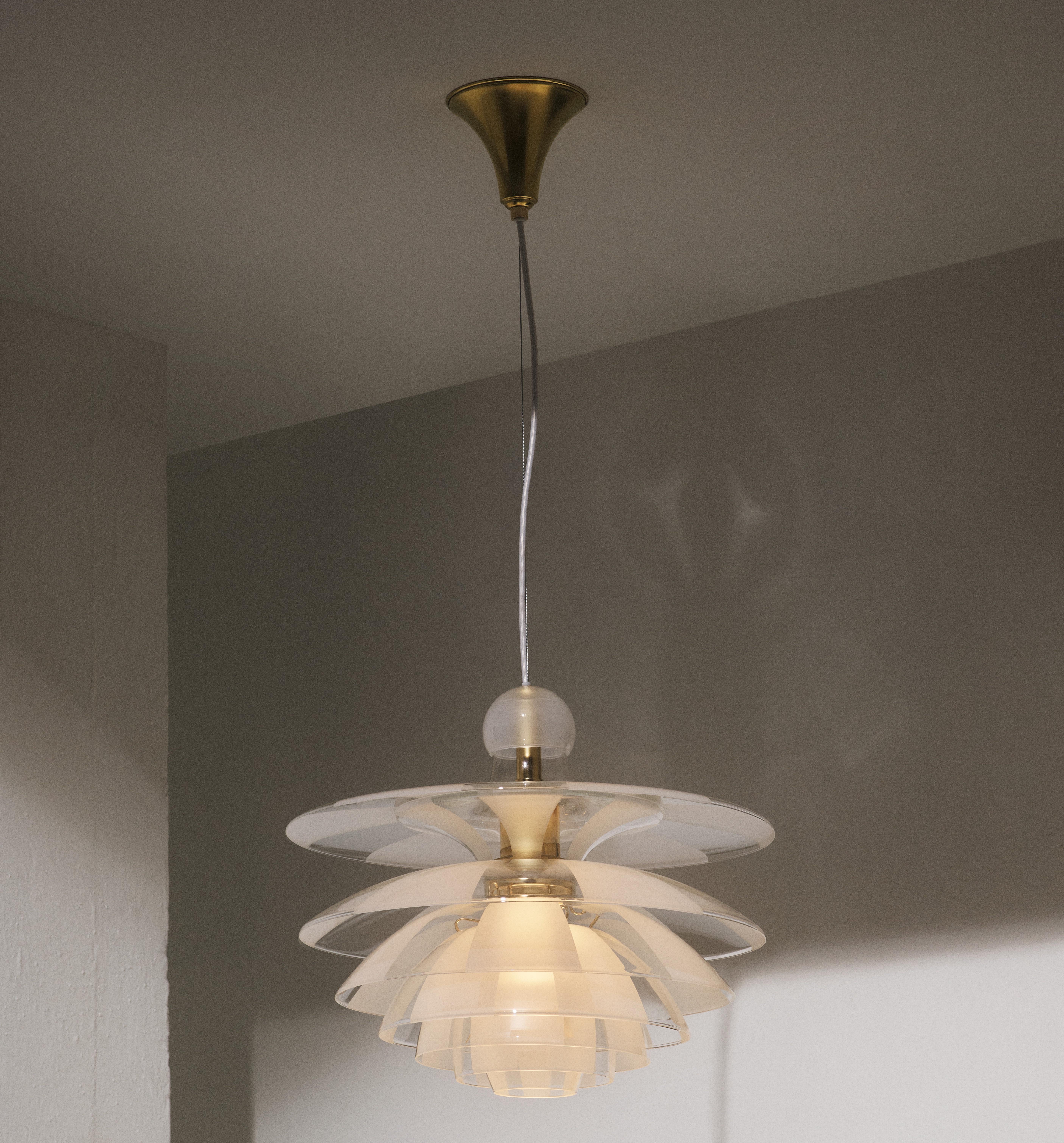 XXIe siècle et contemporain Lampe à suspension scandinave moderne du milieu du siècle Ph Septima. Nouvelle édition.  en vente