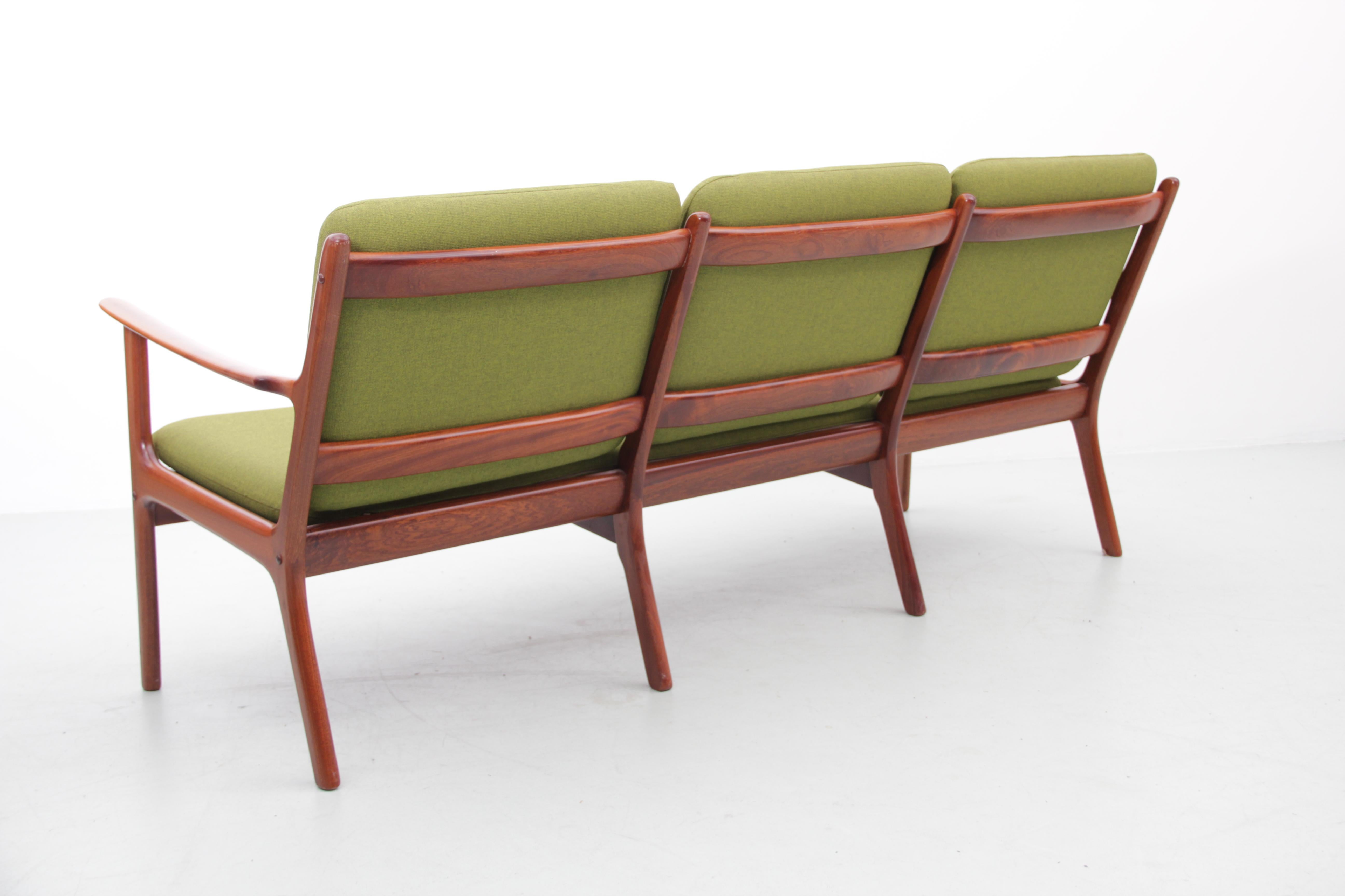 Mid-Century Modern Skandinavisches PJ112 Sofa mit 3 Sitzen von Ole Wanscher, Mid-Century Modern (Skandinavische Moderne) im Angebot