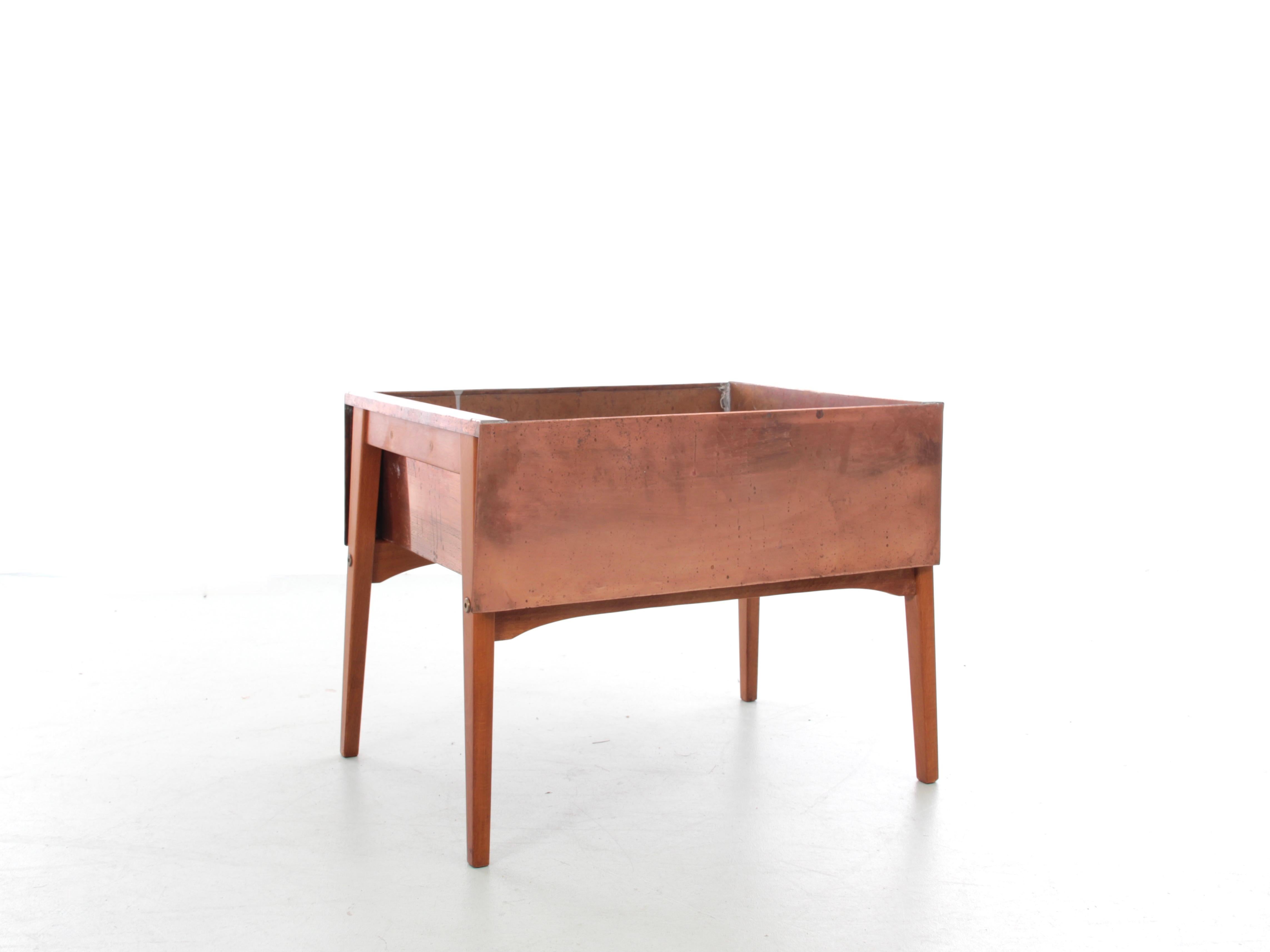 Mid-Century Modern Scandinavian Planter in Copper  In Good Condition For Sale In Courbevoie, FR
