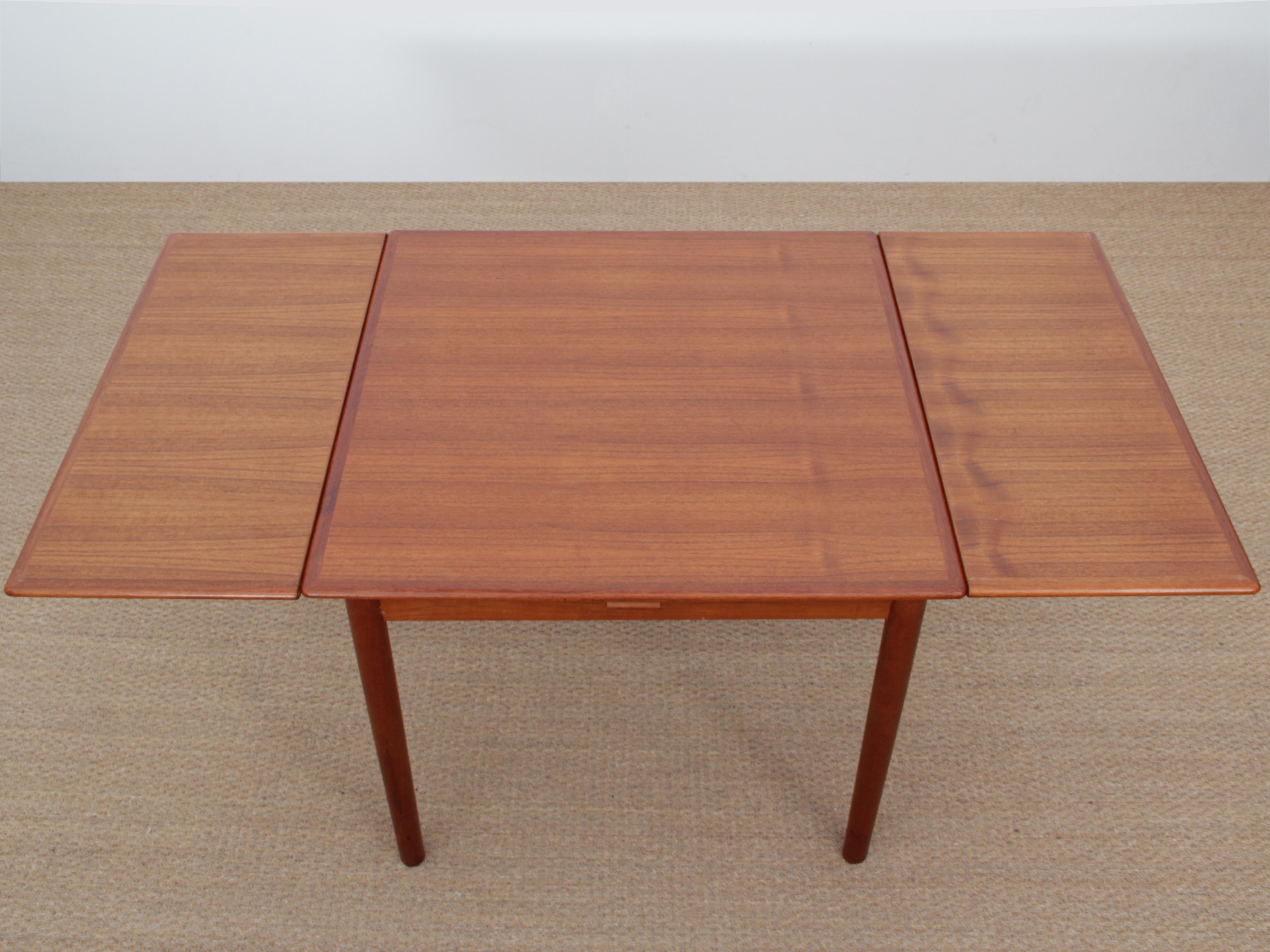 Mid-Century Modern Scandinavian Quare Dining Table in Teak 4/6 Seats 2