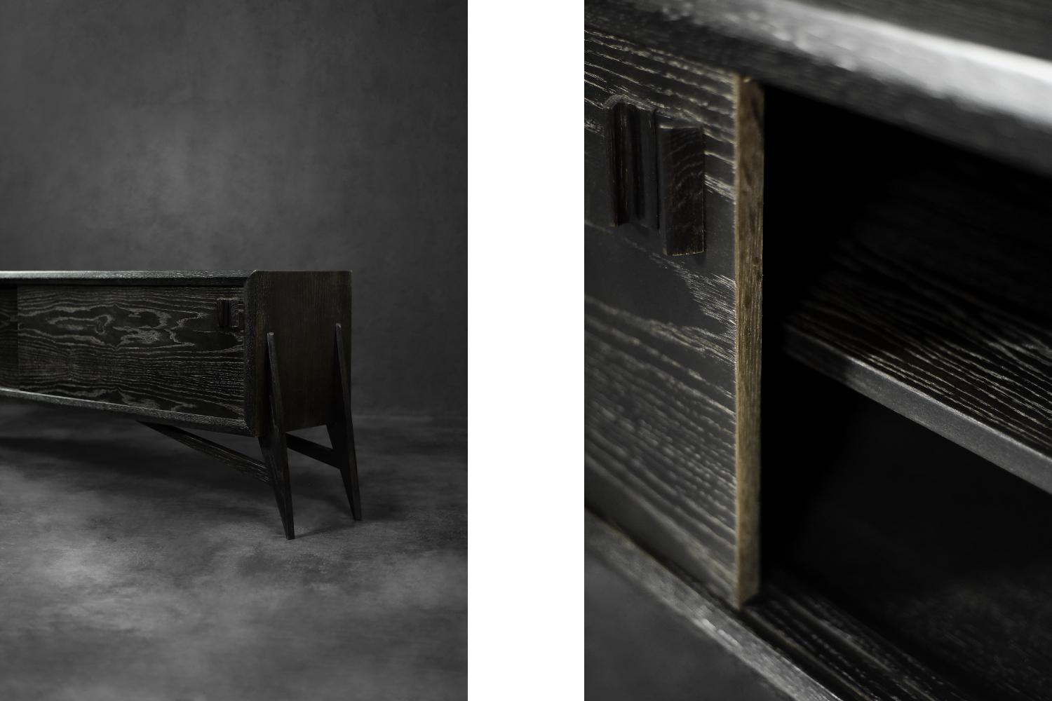 Credenza di metà secolo The Modern Scandinavian in rovere scuro grezzo con maniglie in legno, 1960 in vendita 10
