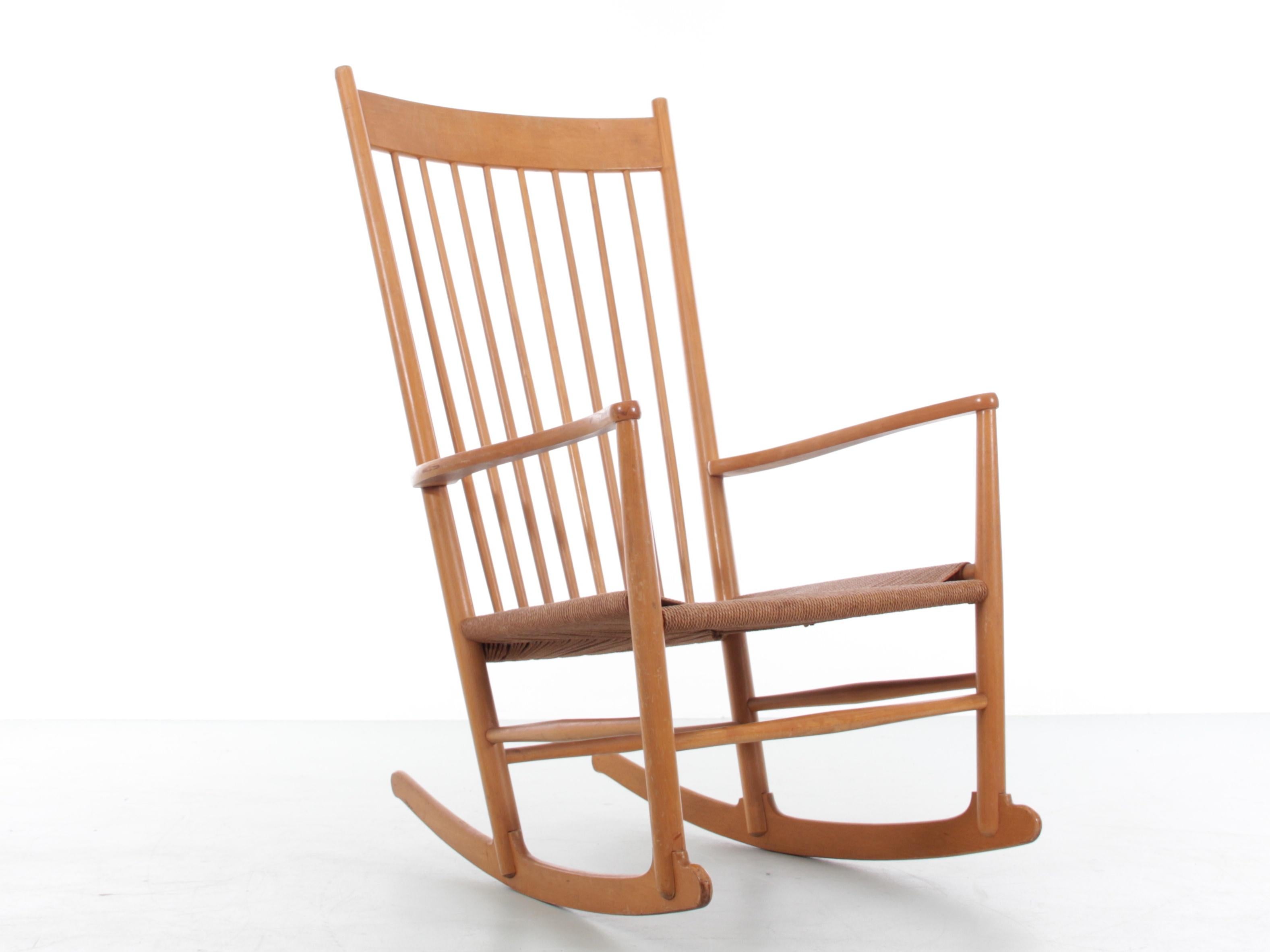 Mid-Century Modern scandinavian rocking chair model J16 by Hans Wegner for FDB

Designed in 1944, Wegner 's rocker with the sensually curved arms was inspired by traditional Windsor and Shaker furniture, fused with Wegner’s poetic lines.