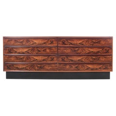 Commodes and Chests of Drawers