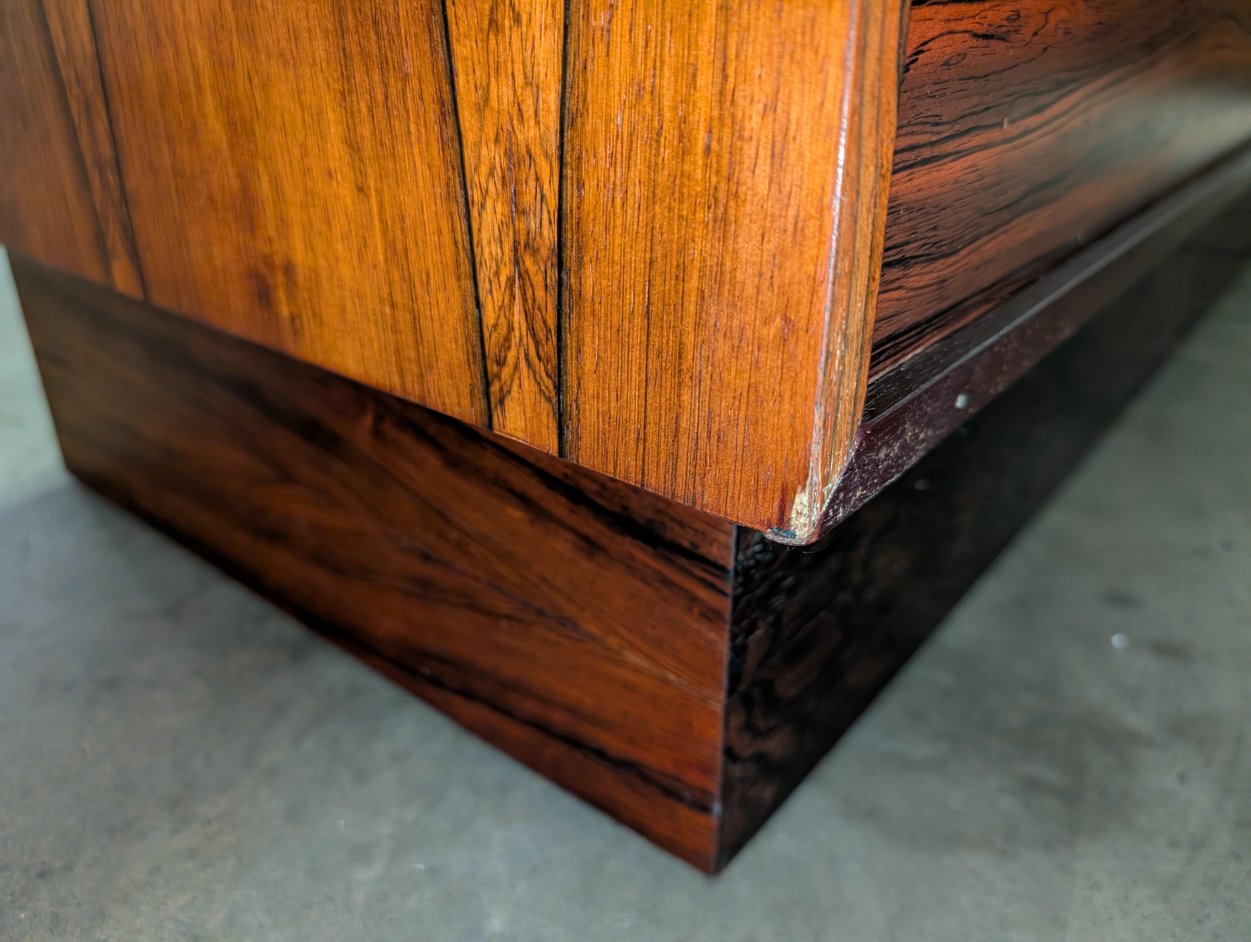 Comò basso in legno di palissandro di Westnofa, metà del secolo scorso, The Modern Scandinavian, 1960 ca. in vendita 7