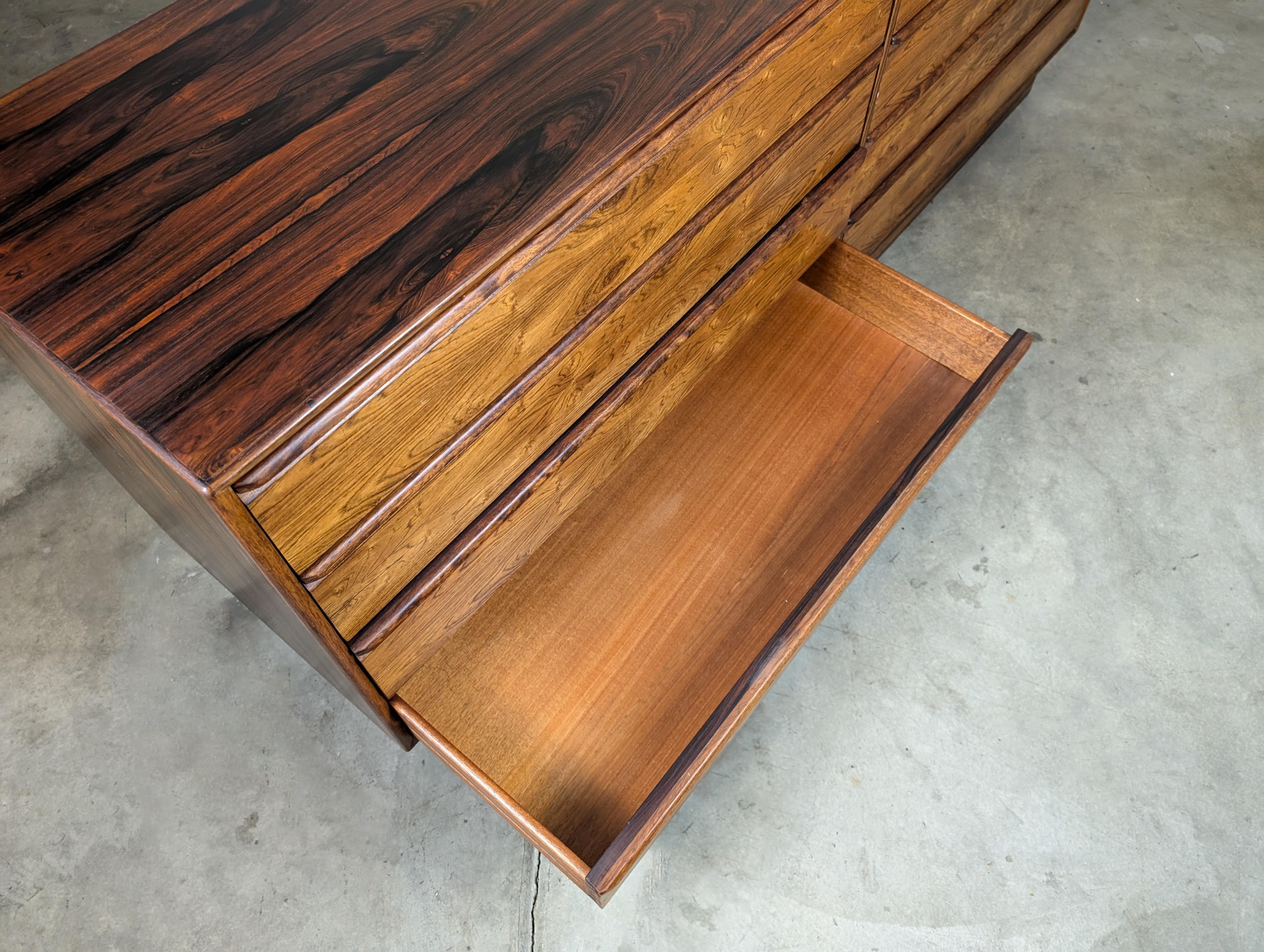 Comò basso in legno di palissandro di Westnofa, metà del secolo scorso, The Modern Scandinavian, 1960 ca. in vendita 10