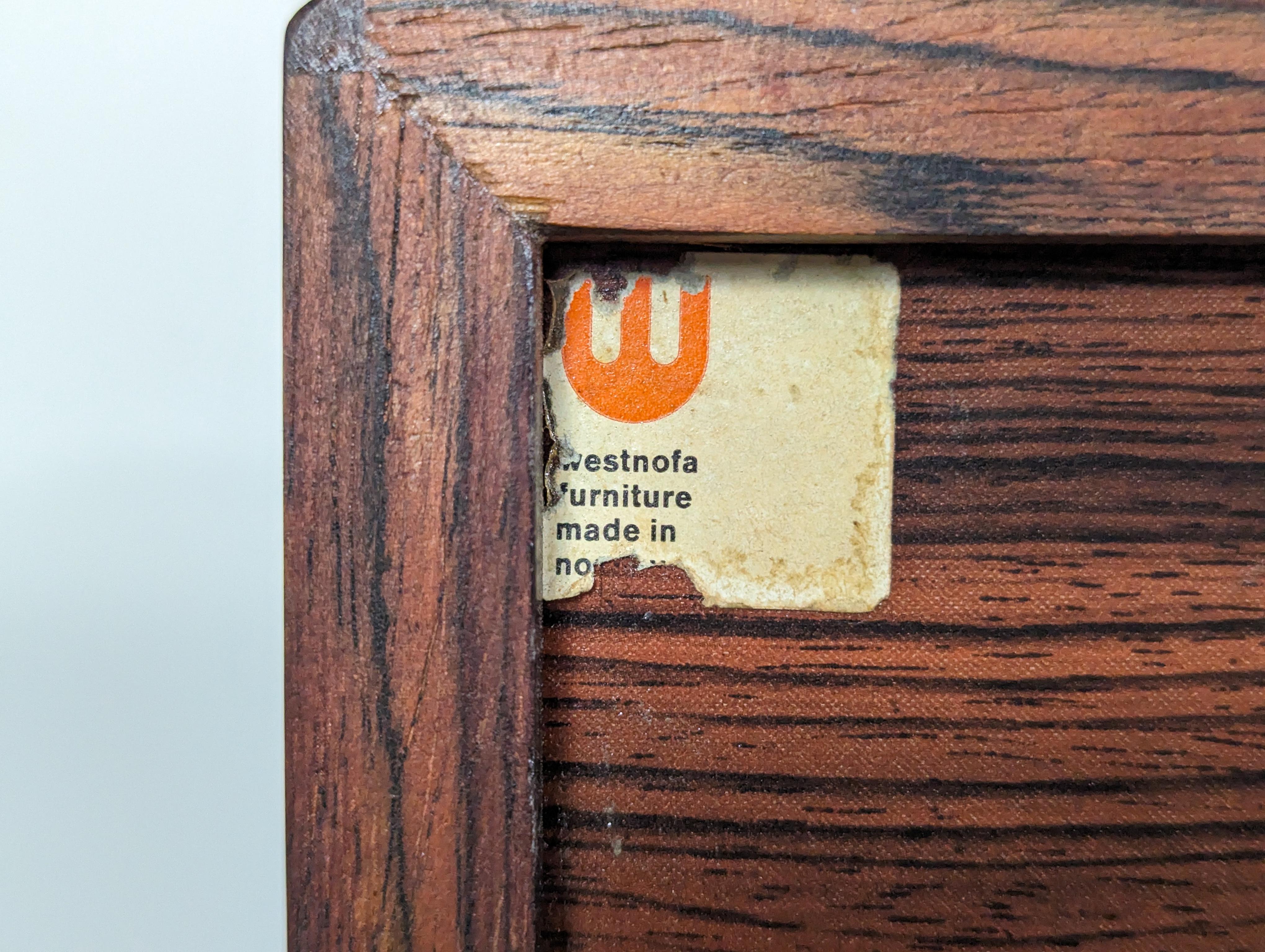 Milieu du XXe siècle Commode basse scandinave moderne du milieu du siècle dernier par Westnofa, vers les années 1960 en vente