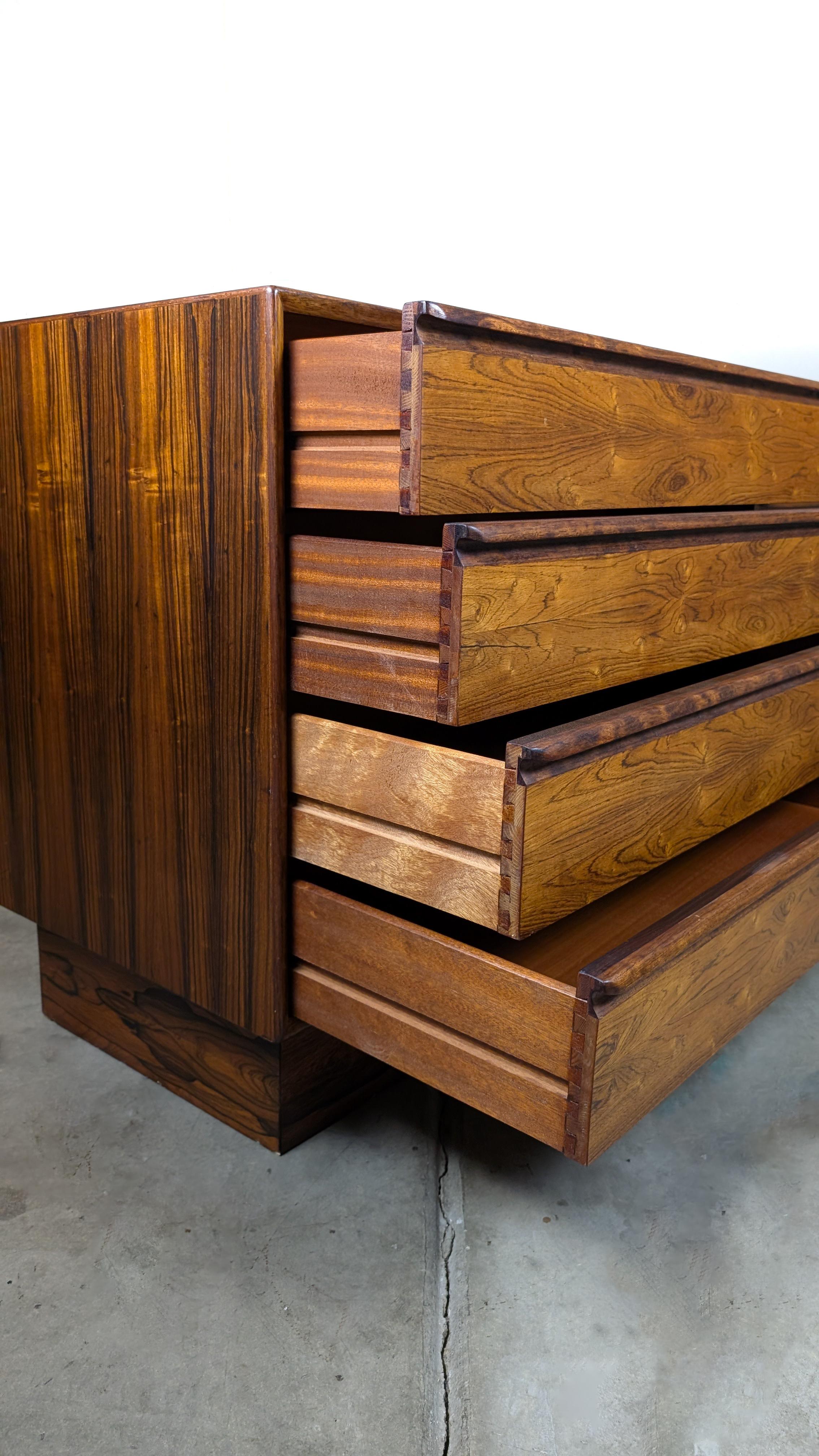 Comò basso in legno di palissandro di Westnofa, metà del secolo scorso, The Modern Scandinavian, 1960 ca. in vendita 1