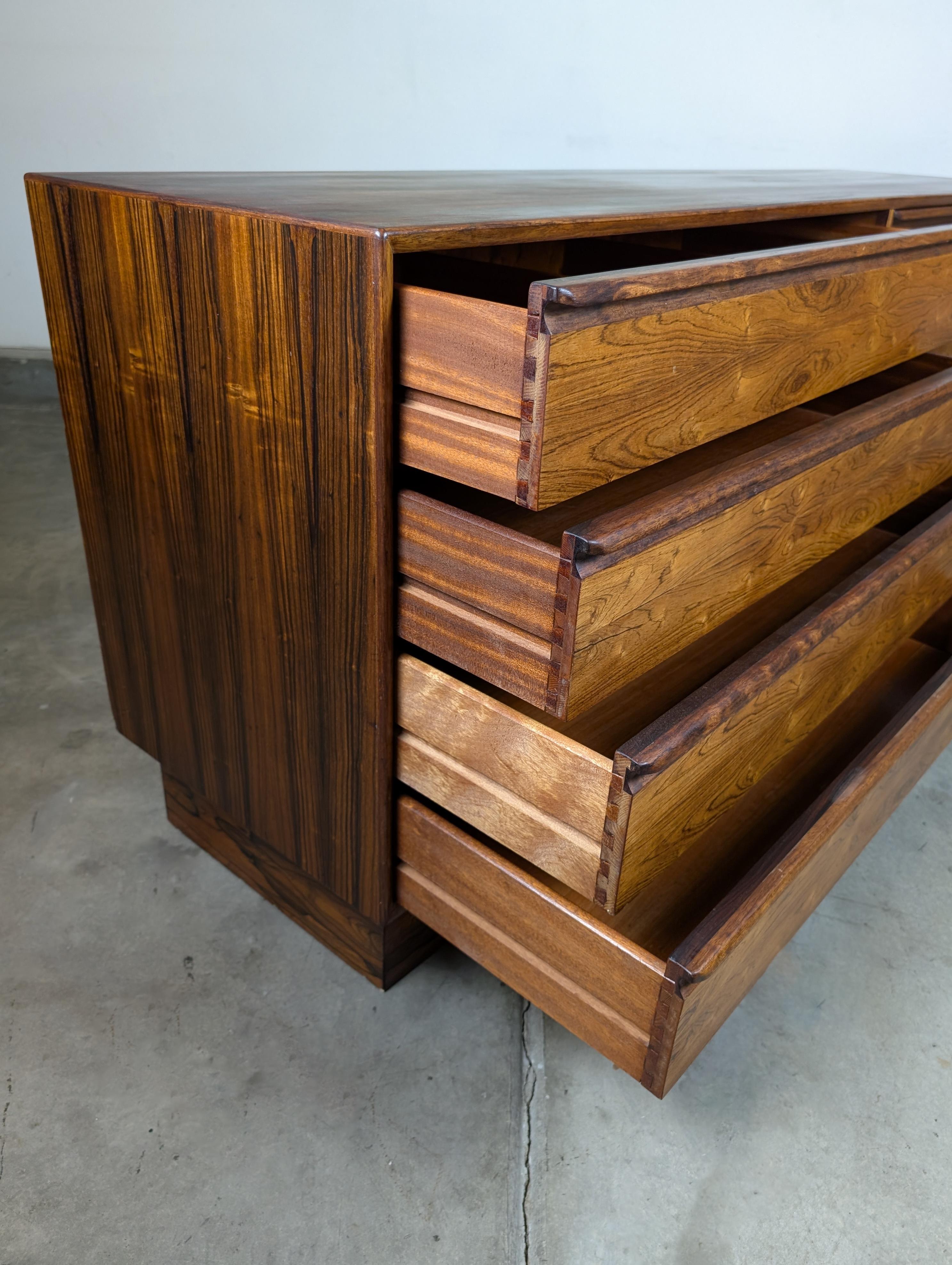 Comò basso in legno di palissandro di Westnofa, metà del secolo scorso, The Modern Scandinavian, 1960 ca. in vendita 2