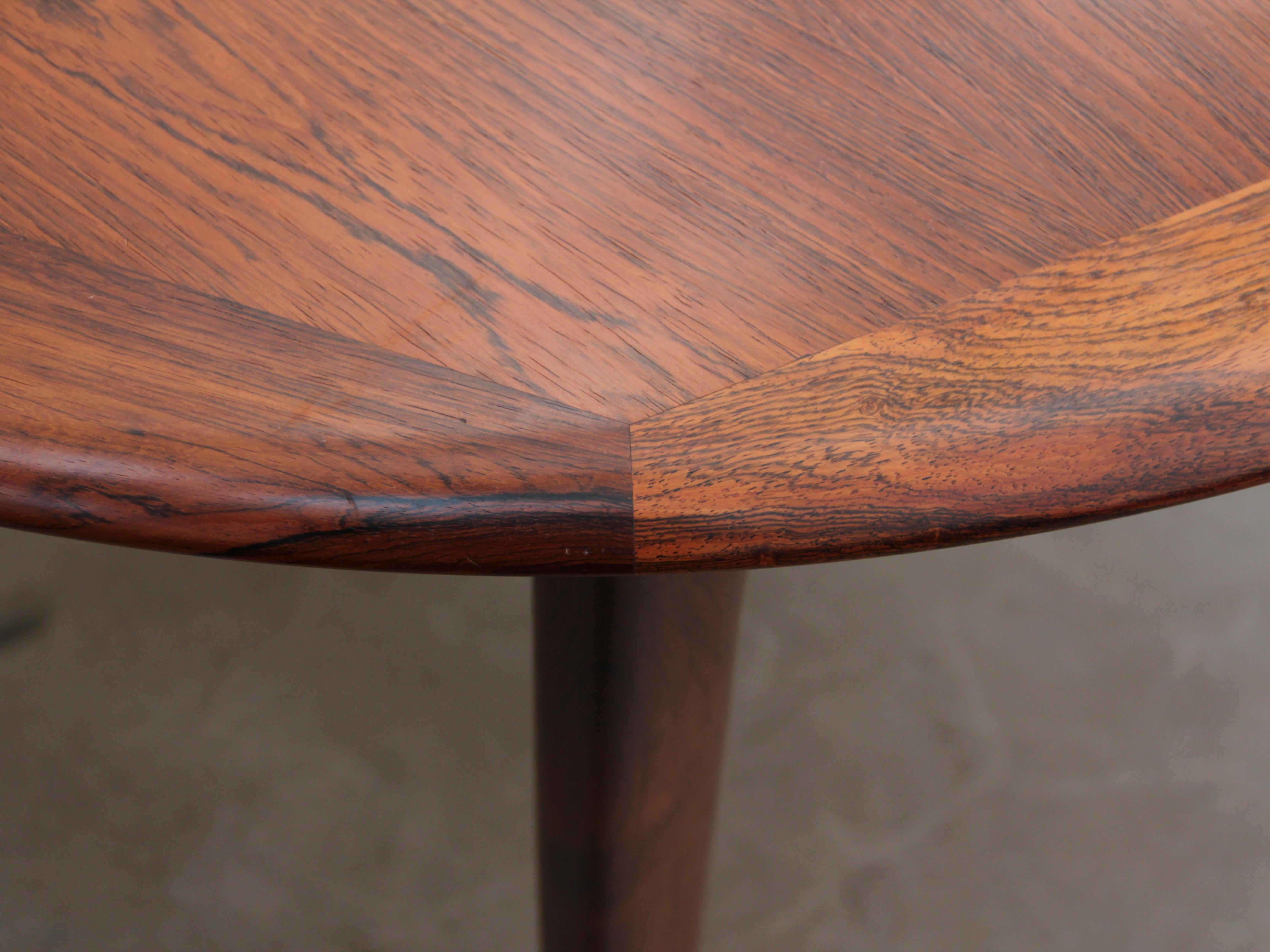 Mid-Century Modern Scandinavian Round Dining Table in Rosewood 4/8 Seats 2