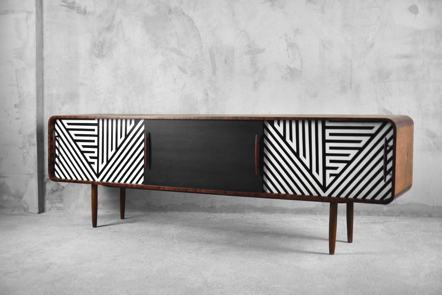 Mid-Century Modern Scandinavian Rounded Long Sideboard with Op-Art Pattern, 1960 For Sale 5