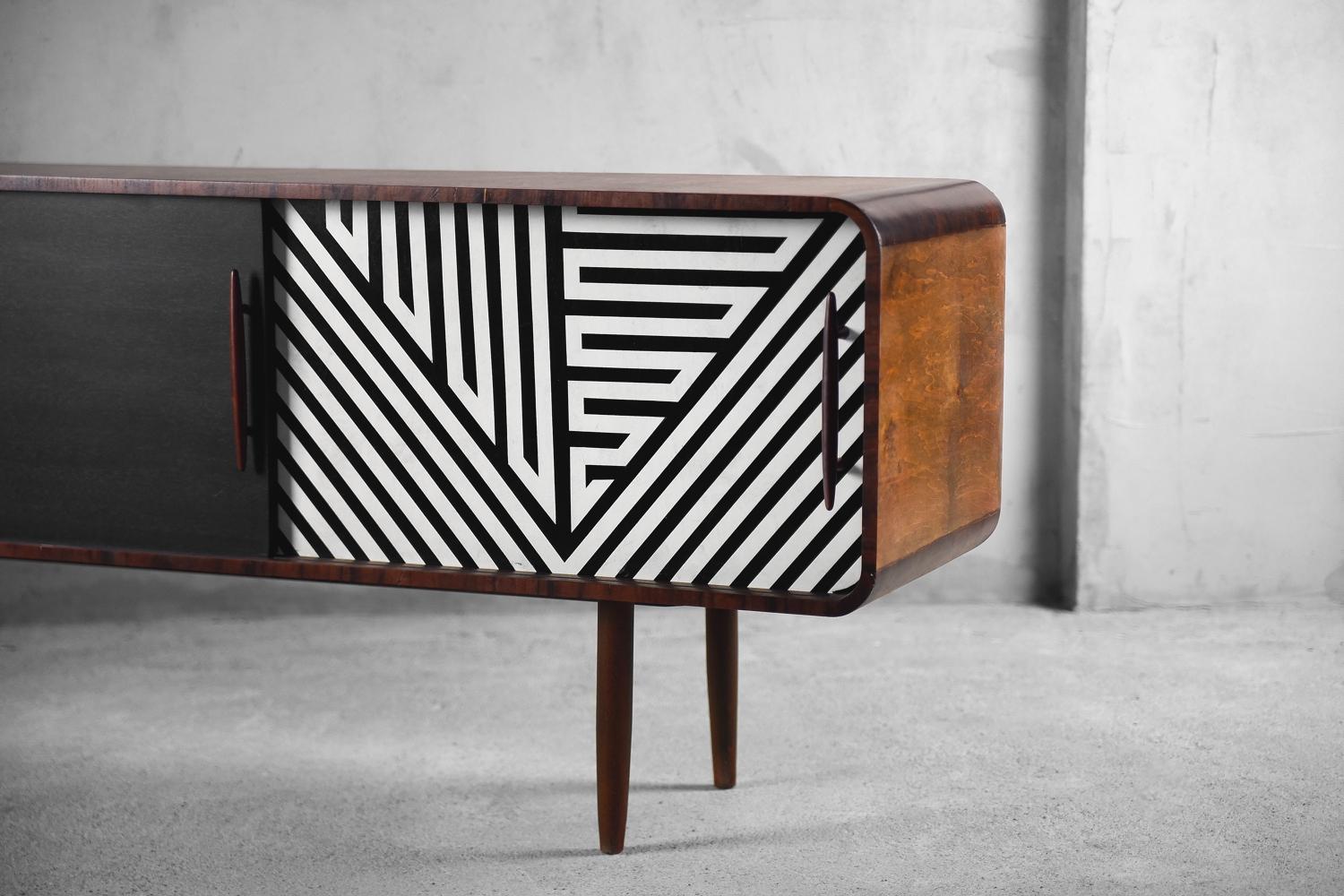 Mid-Century Modern Scandinavian Rounded Long Sideboard with Op-Art Pattern, 1960 For Sale 6