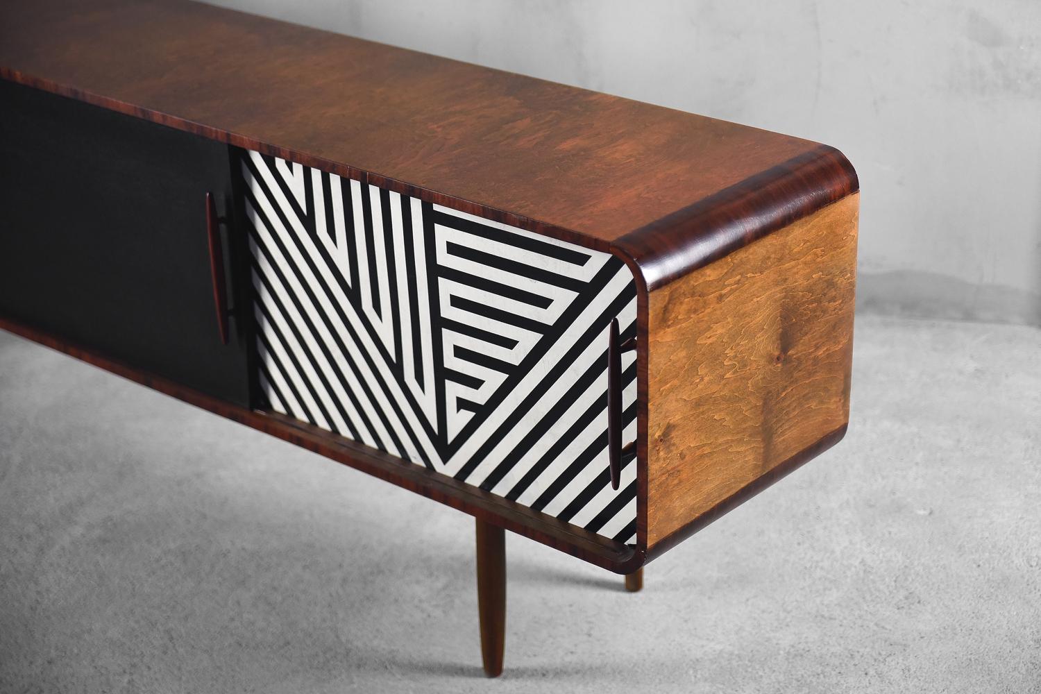 Mid-Century Modern Scandinavian Rounded Long Sideboard with Op-Art Pattern, 1960 For Sale 8