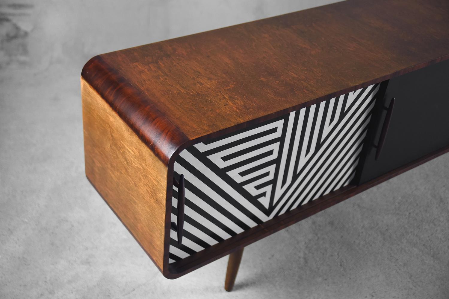 Mid-Century Modern Scandinavian Rounded Long Sideboard with Op-Art Pattern, 1960 For Sale 13