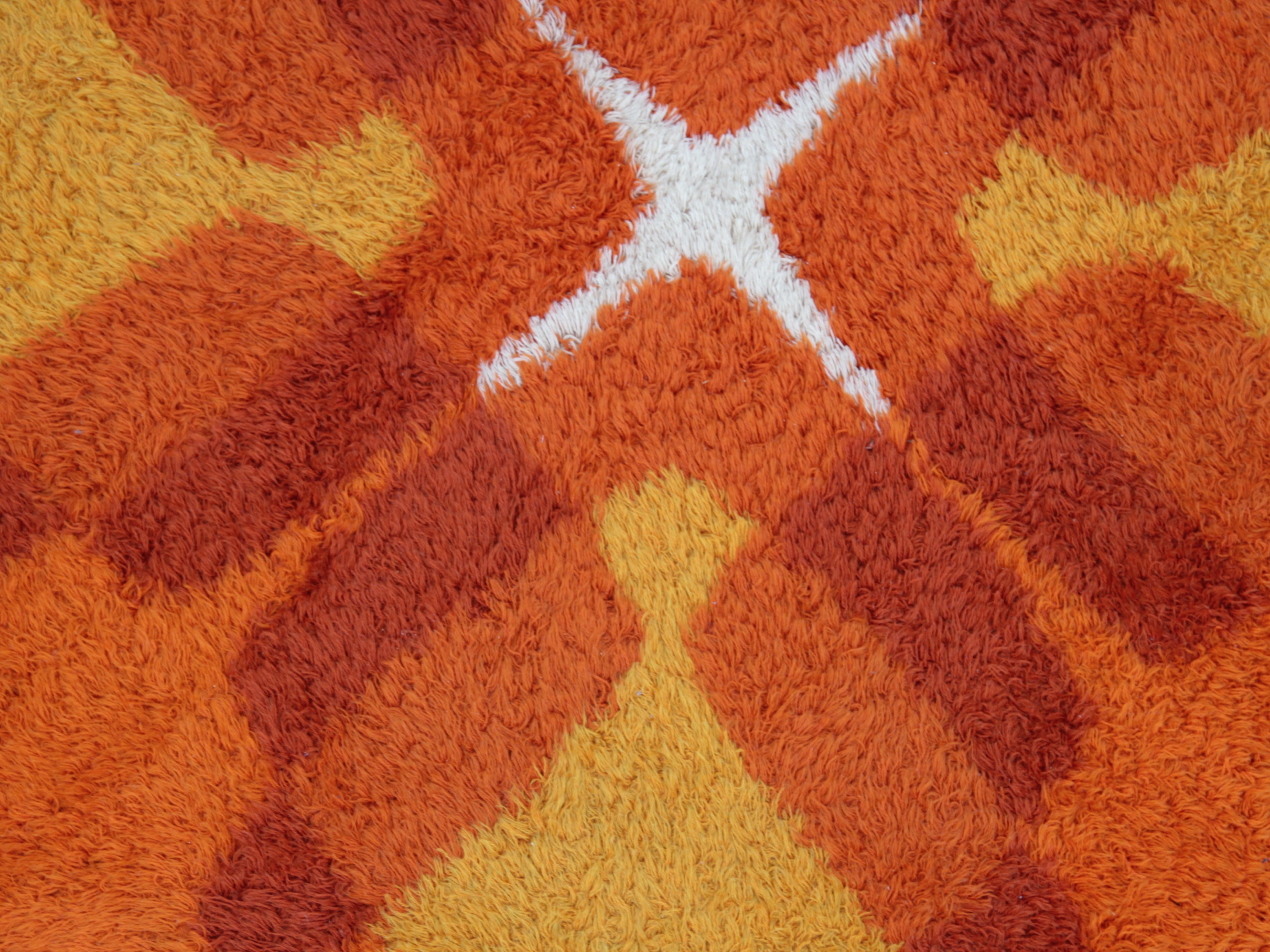 round rug mid century modern