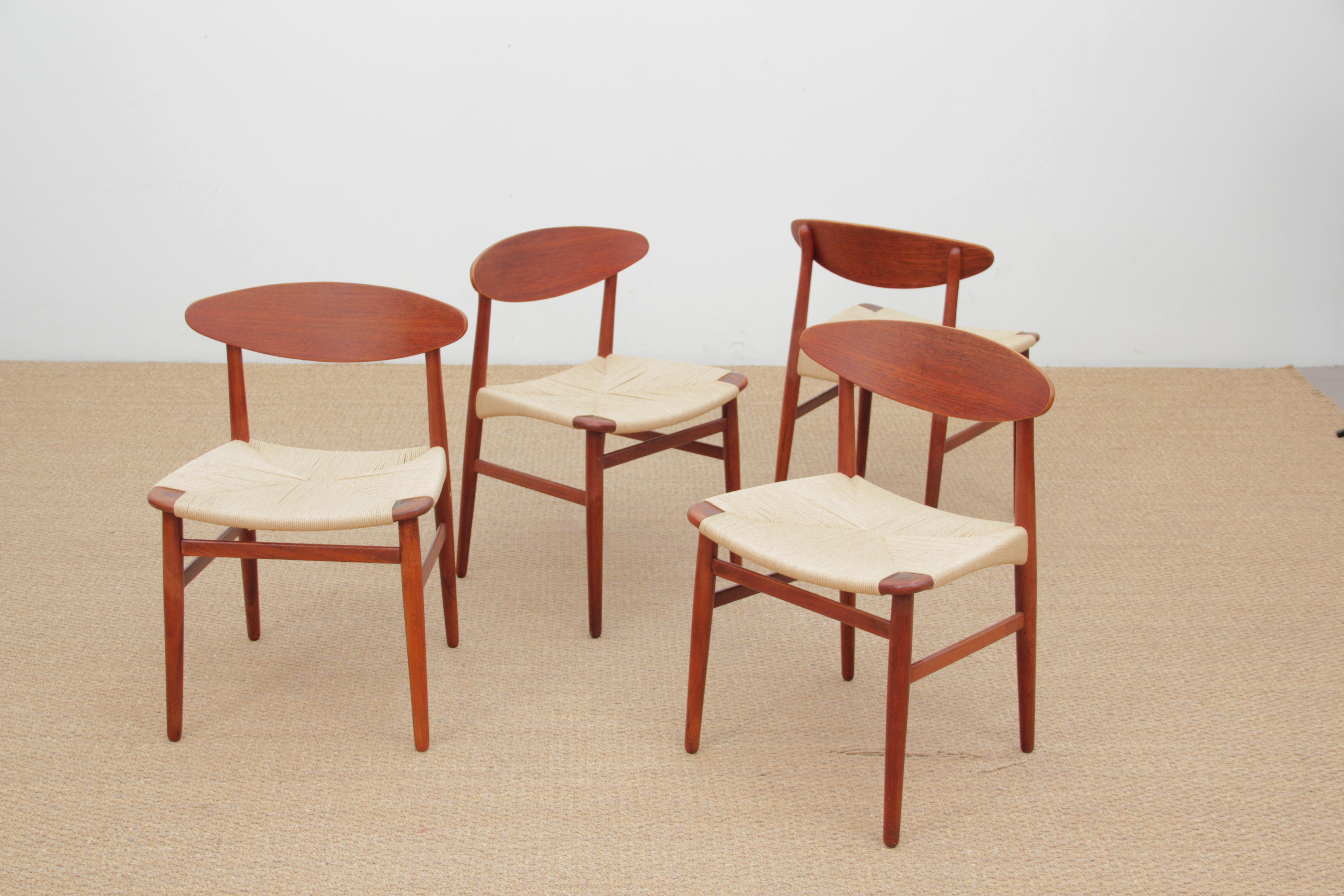 Mid-Century Modern Scandinavian Set of 4 Chairs by Aksel Bender Madsen For Sale 10