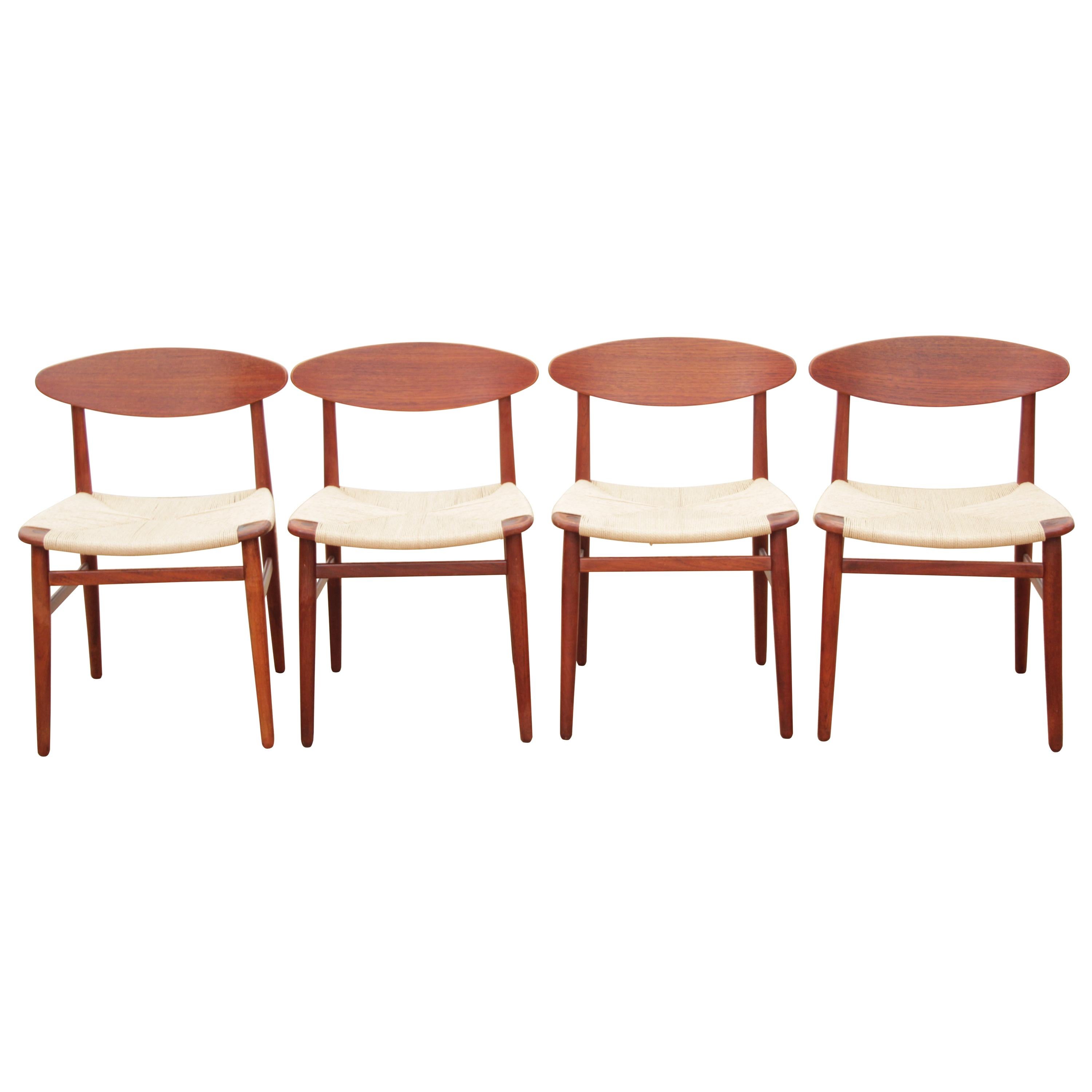 Mid-Century Modern Scandinavian Set of 4 Chairs by Aksel Bender Madsen For Sale