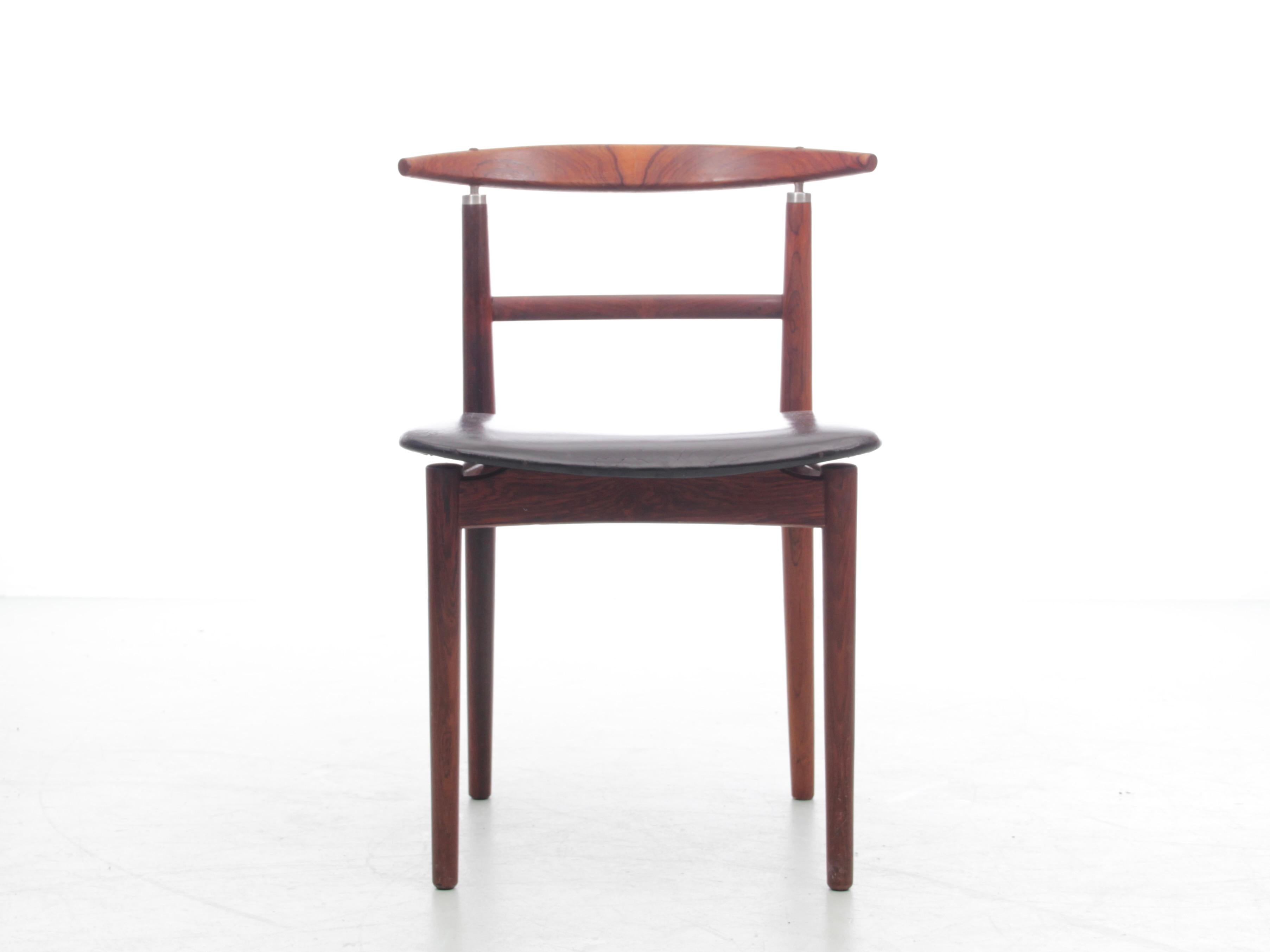 Mid-Century Modern Scandinavian Set of 4  Chairs in Rosewood Model 465 For Sale 2