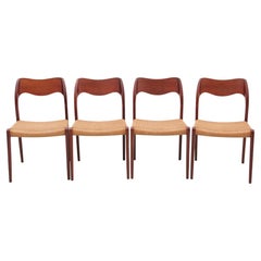 Mid-Century Modern Scandinavian Set of 4 Chairs Model 71 by Niels Møller