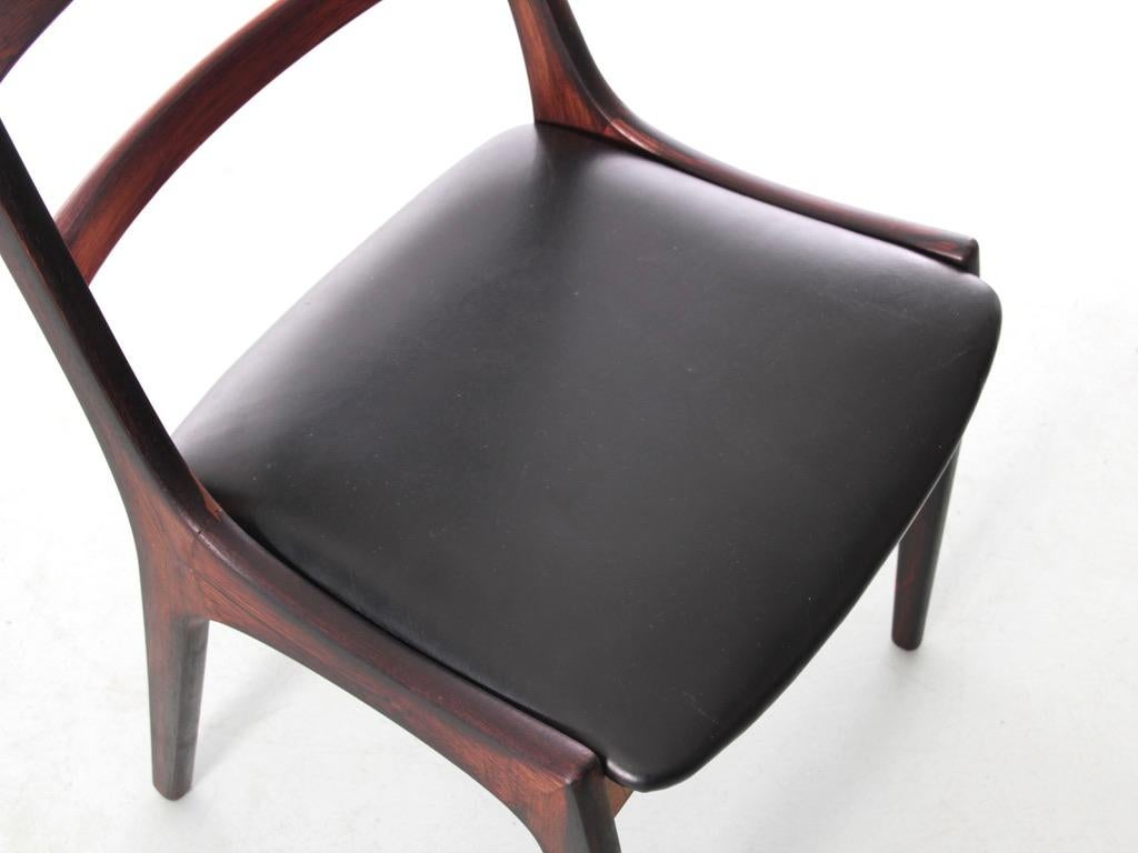 Mid-Century Modern Scandinavian Set of 4 Rosewood Chairs by Henning Kjærnulf For Sale 3