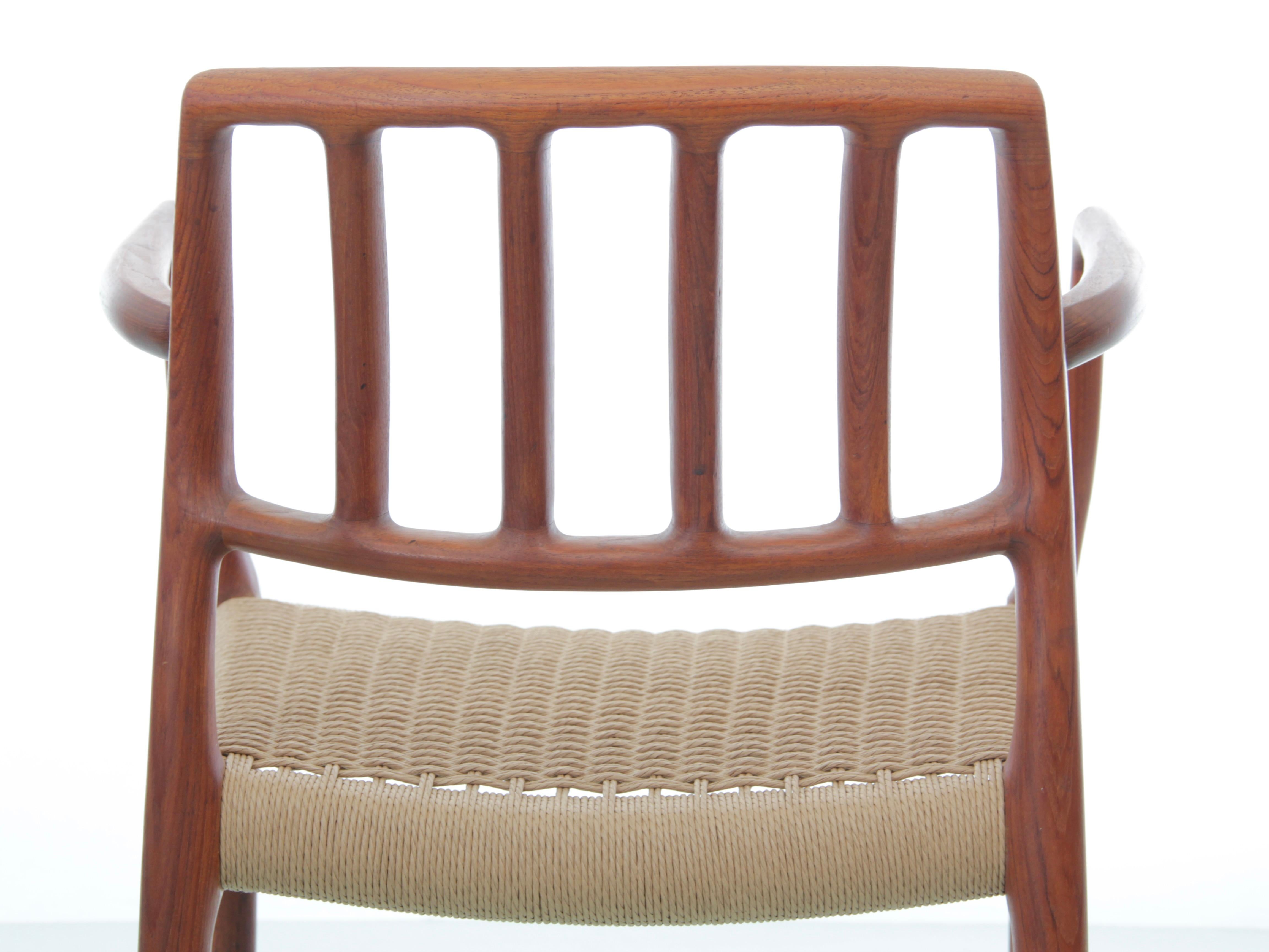 Mid-Century  Ensemble scandinave moderne de 4 fauteuils en teck, modèle 66  en vente 2