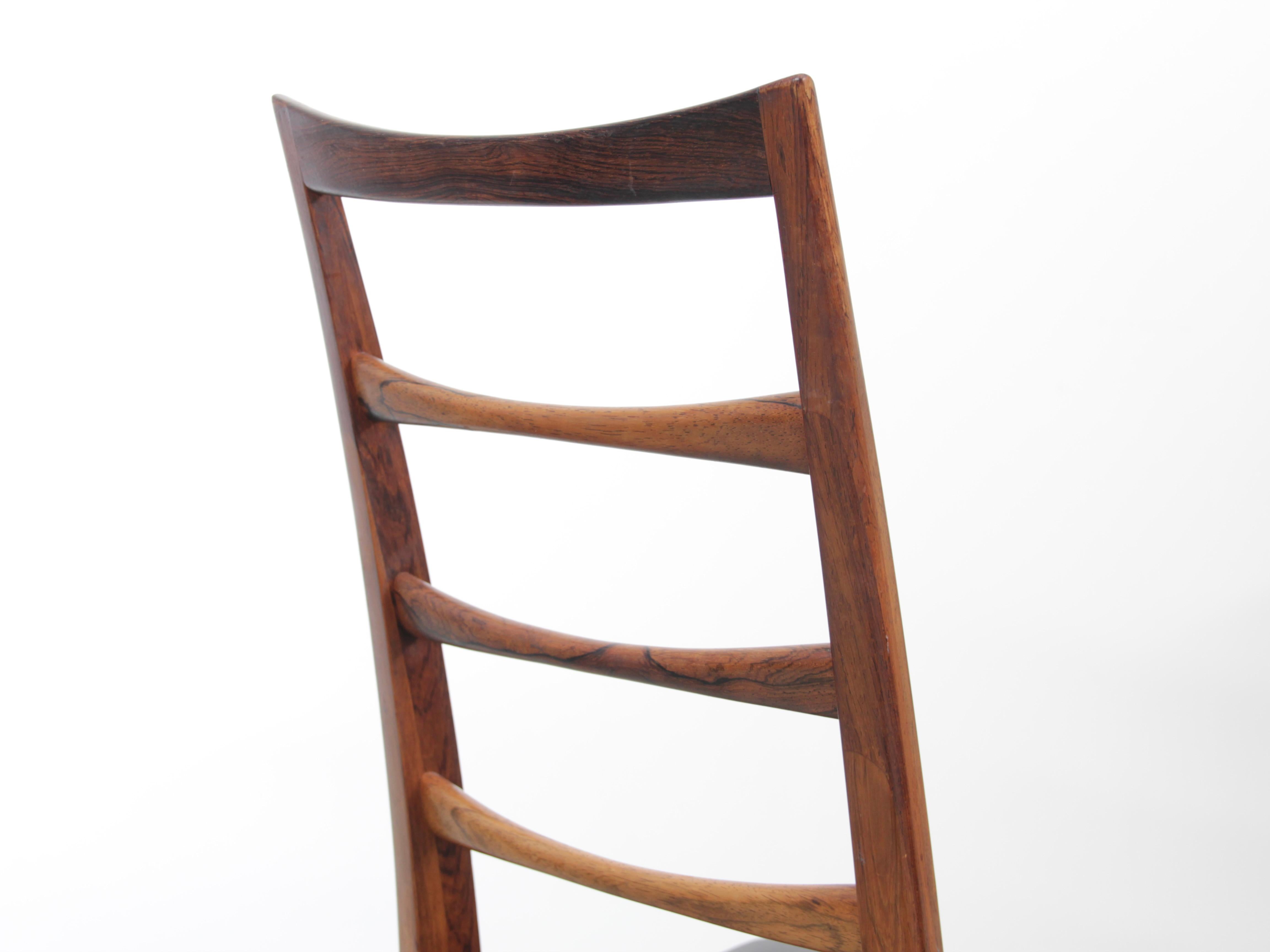 Mid-Century Modern Scandinavian Set of 4 Teak Chairs Model Lis by Niels Koefoed For Sale 3