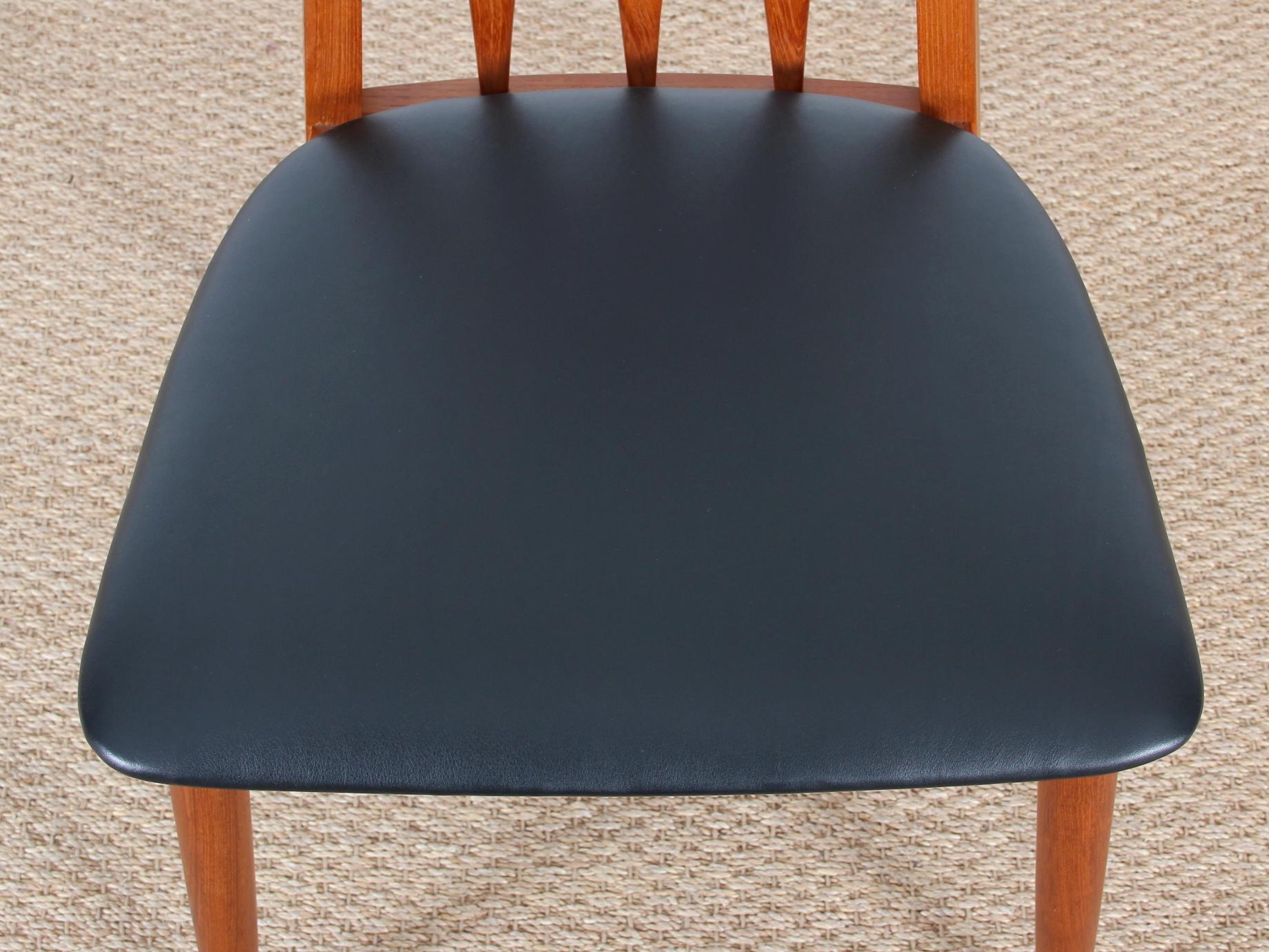 Mid-Century Modern Scandinavian Set of 4 Teak Chairs Modele Eva  by Niels Koefo For Sale 3