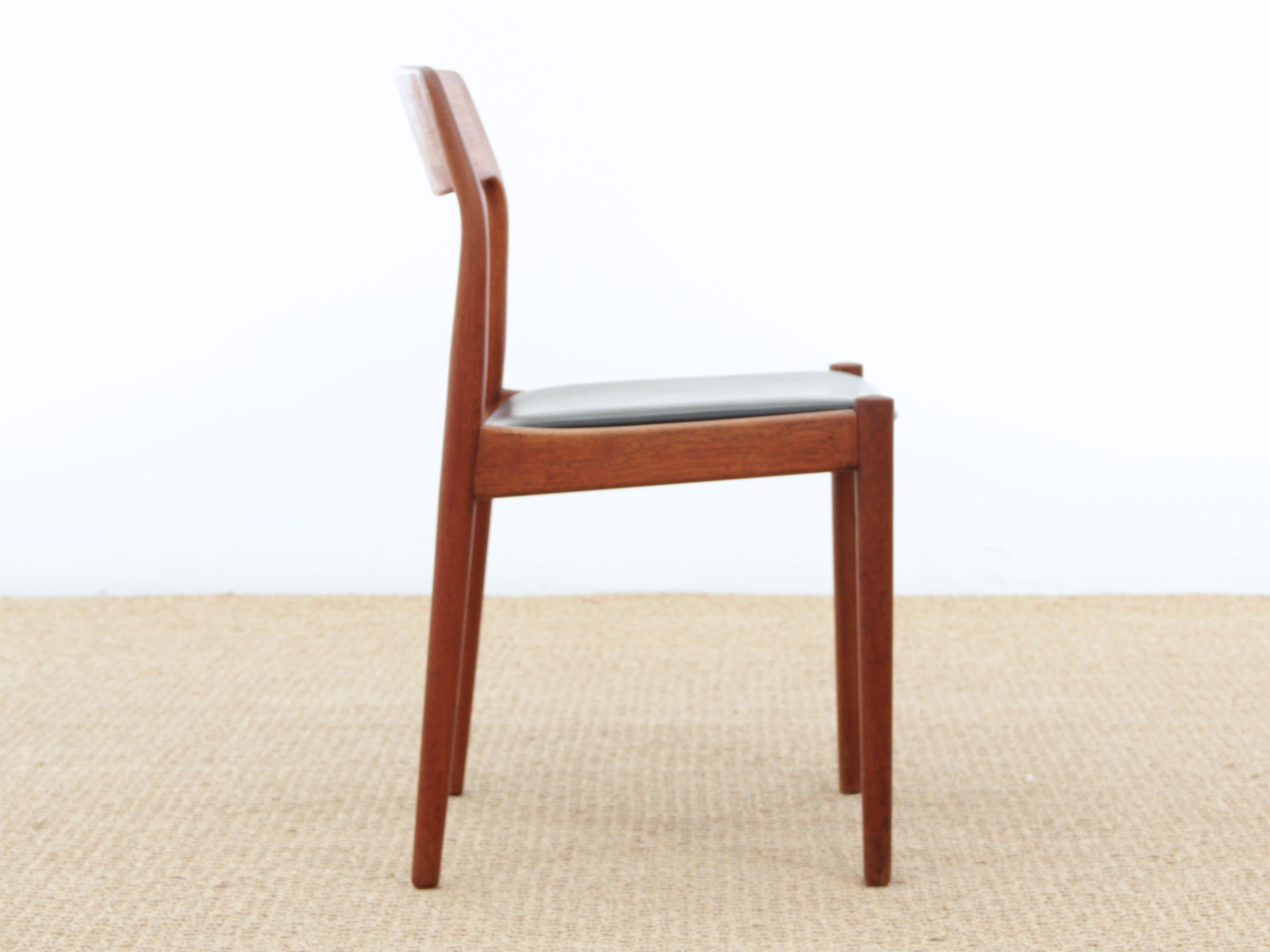 Mid-20th Century Mid-Century Modern Scandinavian Set of 4 Teak Dining Chairs