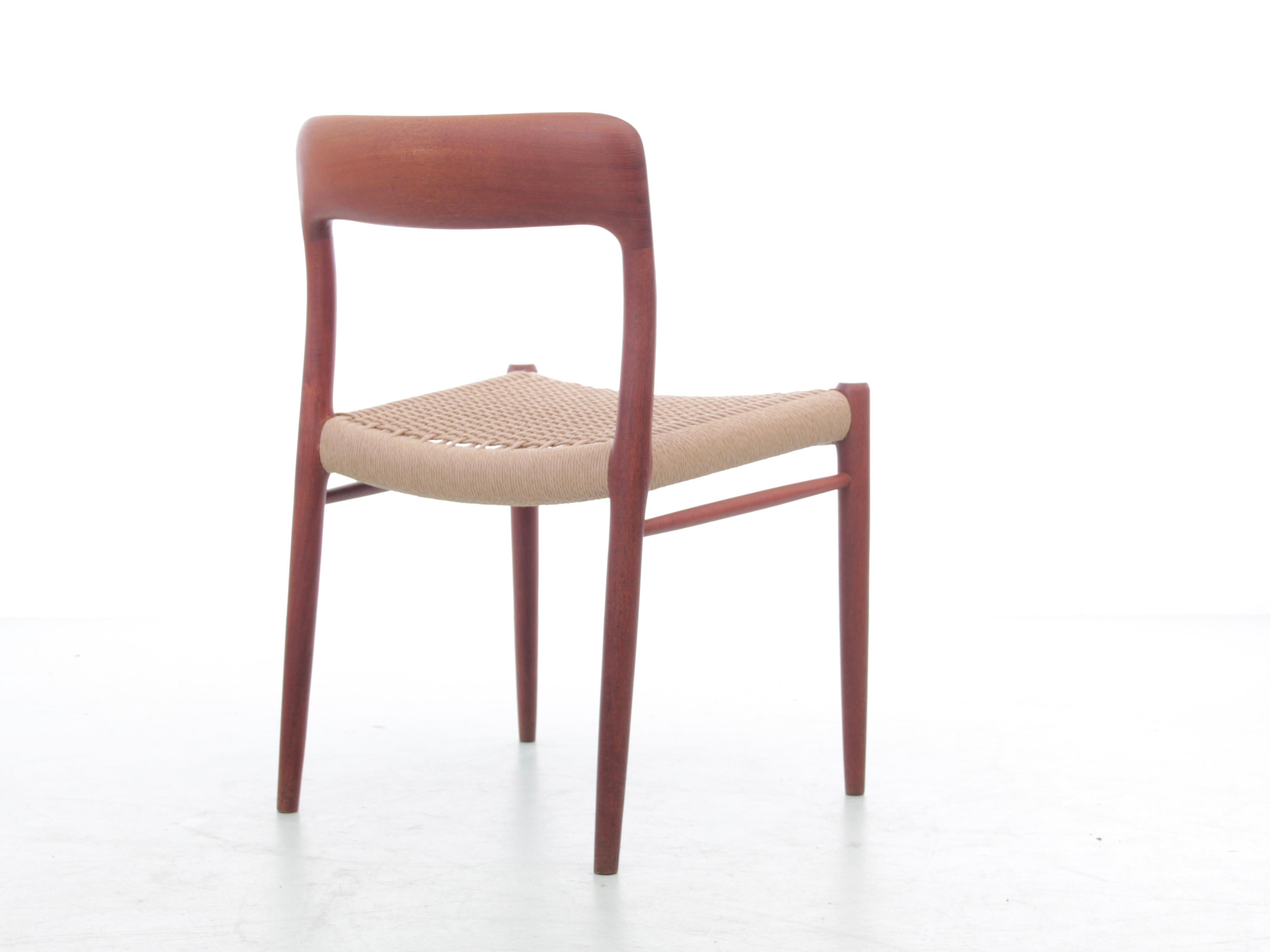 Scandinavian Mid-Century  modern scandinavian set of 4 teak dining chairs model 75   For Sale