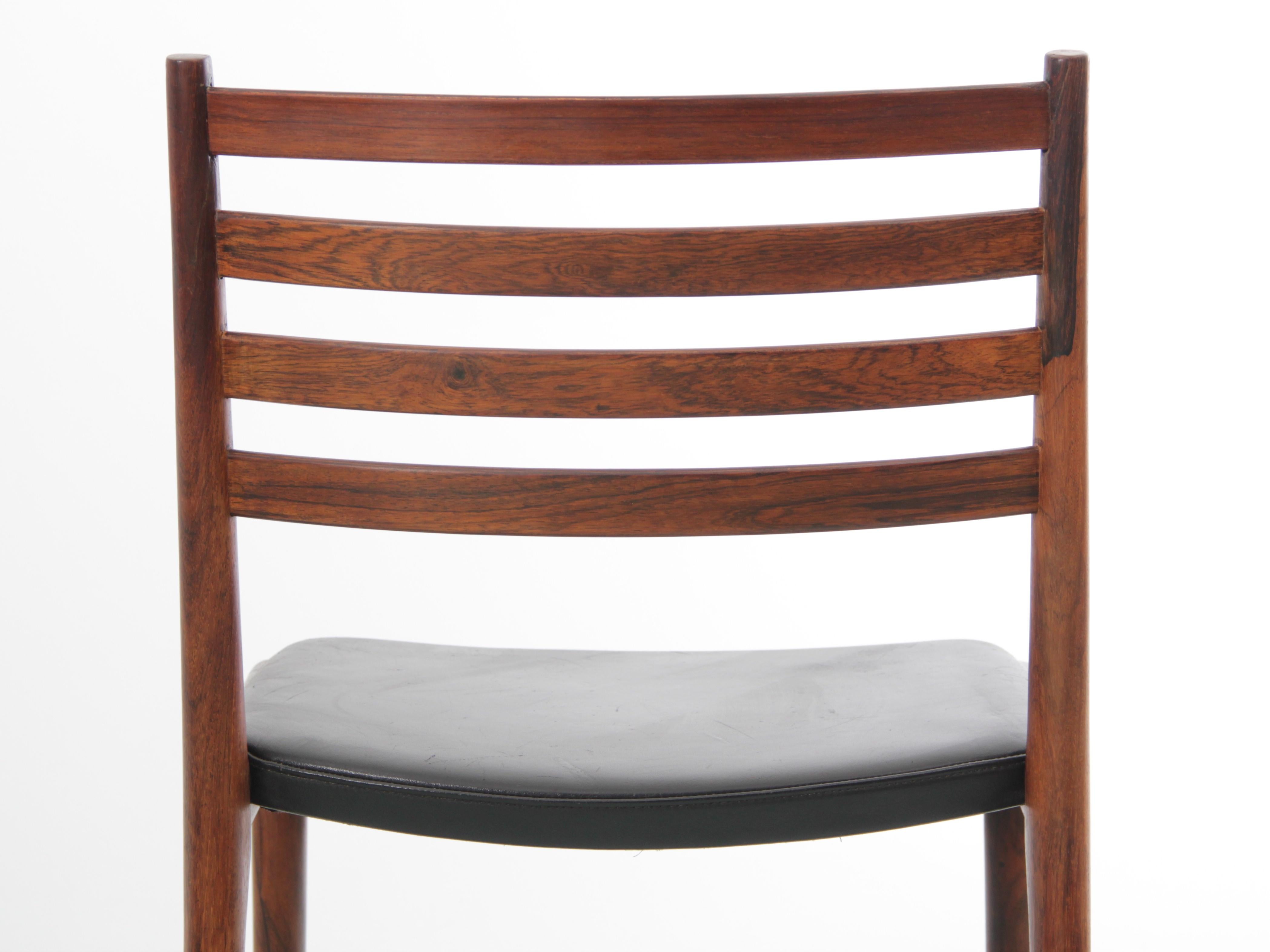 Mid-Century Modern Scandinavian Set of 5 Chairs in Rosewood by Lyngfeldt Larsen For Sale 6
