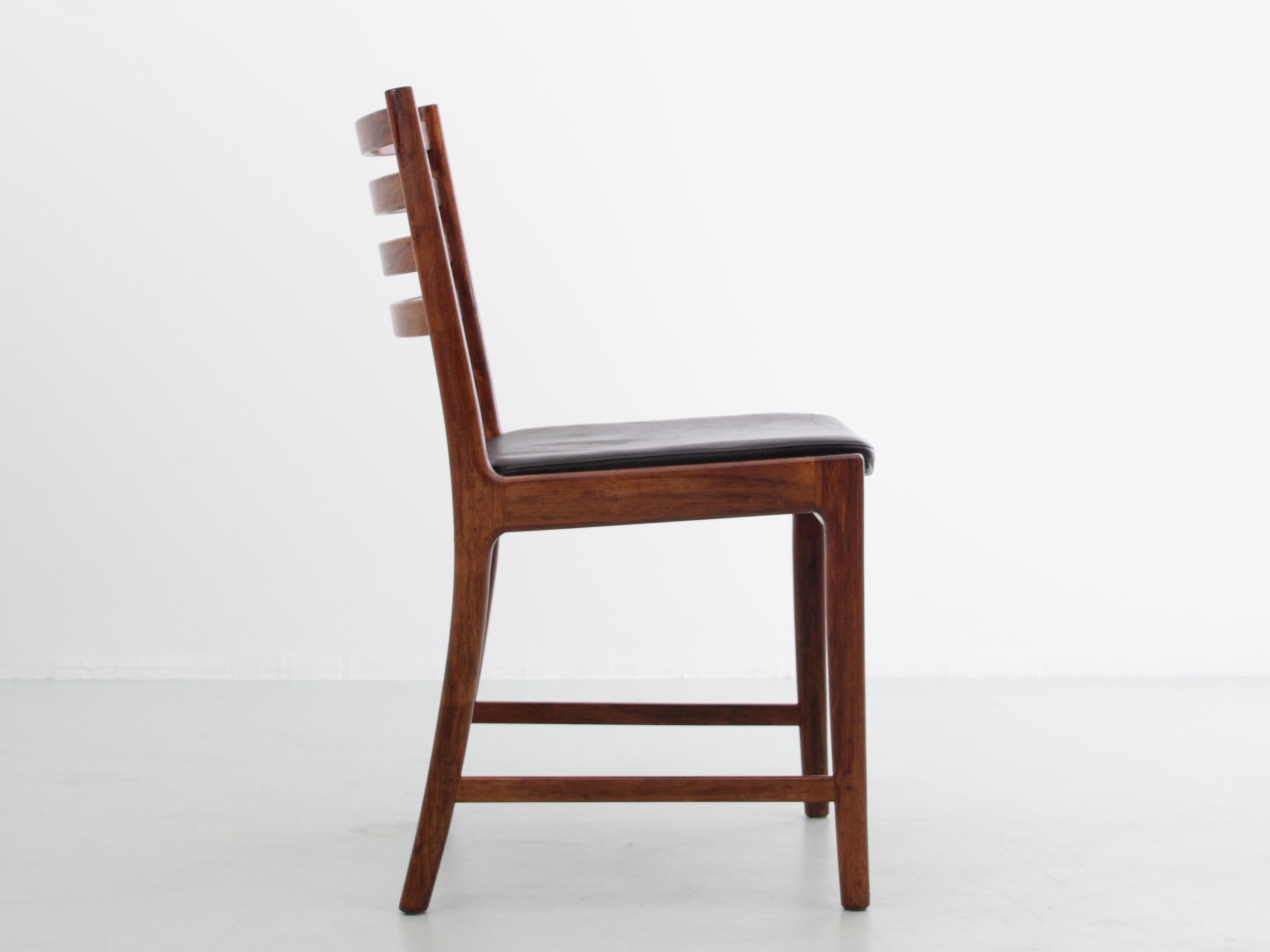 Mid-Century Modern Scandinavian Set of 5 Chairs in Rosewood by Lyngfeldt Larsen In Good Condition For Sale In Courbevoie, FR