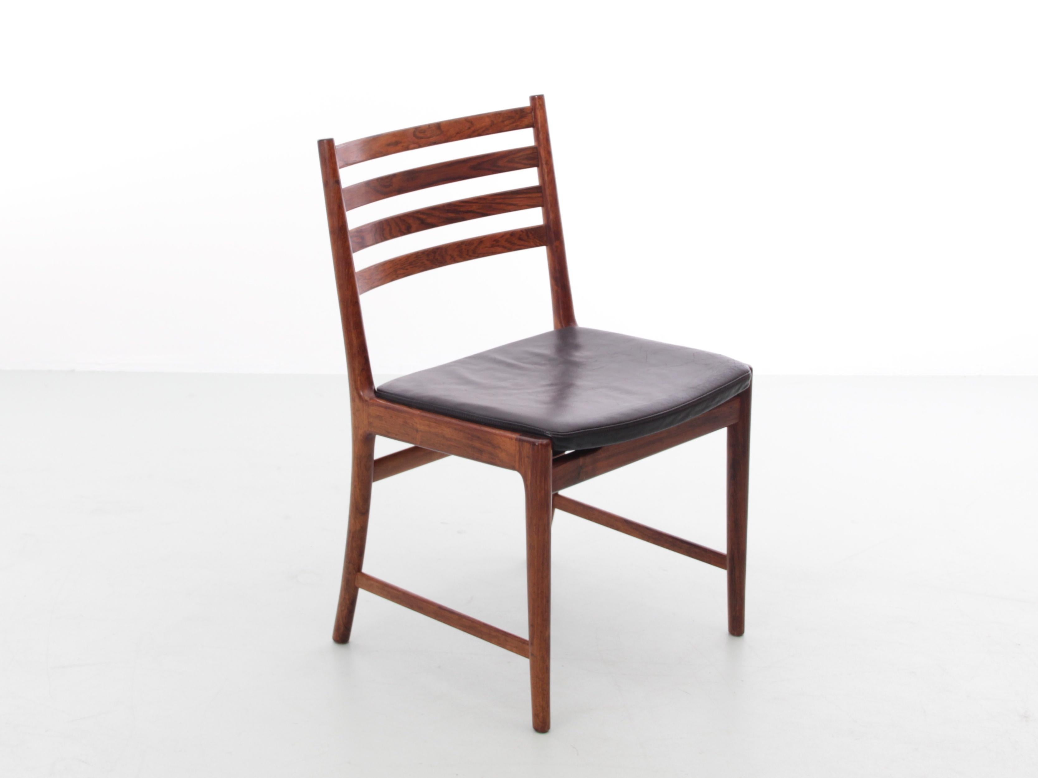 Mid-Century Modern Scandinavian Set of 5 Chairs in Rosewood by Lyngfeldt Larsen For Sale 2