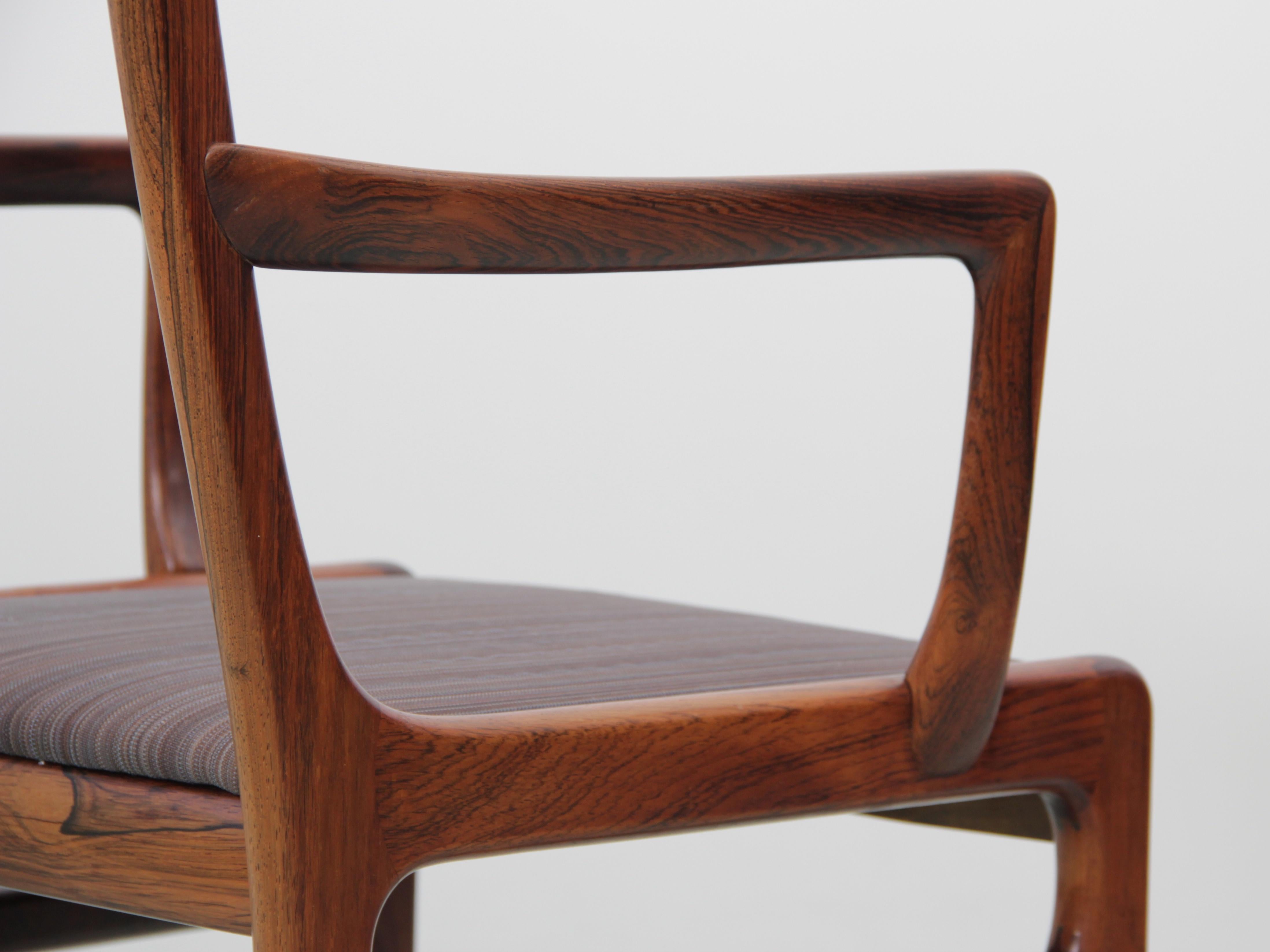 Mid-Century Modern Scandinavian Set of 6 Chairs and 2 Armchairs in Rosewood 5