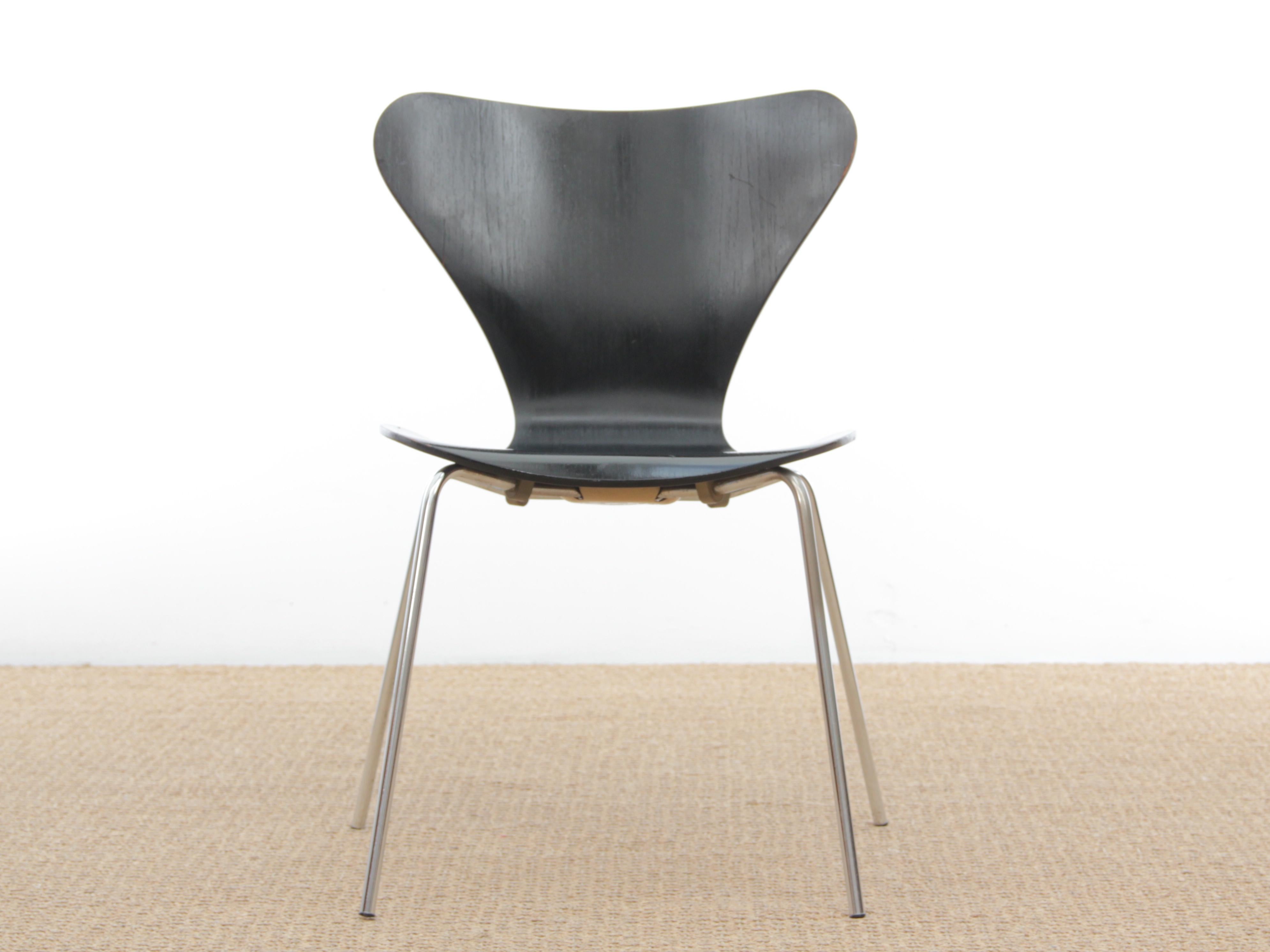 Mid-Century Modern Scandinavian set of 6 chairs by Arne Jacobsen. Fritz Hansen, 1979.