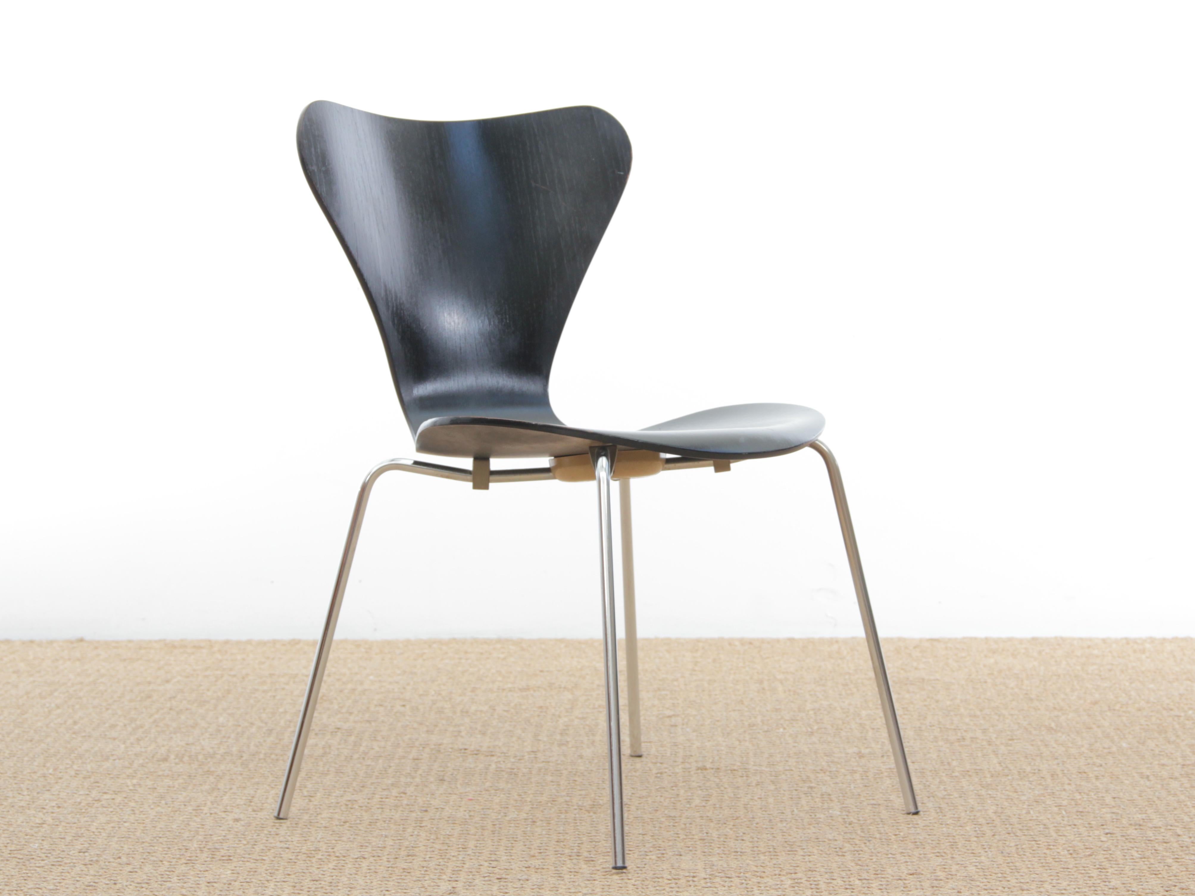 Scandinavian Modern Mid-Century Modern Scandinavian Set of 6 Chairs by Arne Jacobsen For Sale