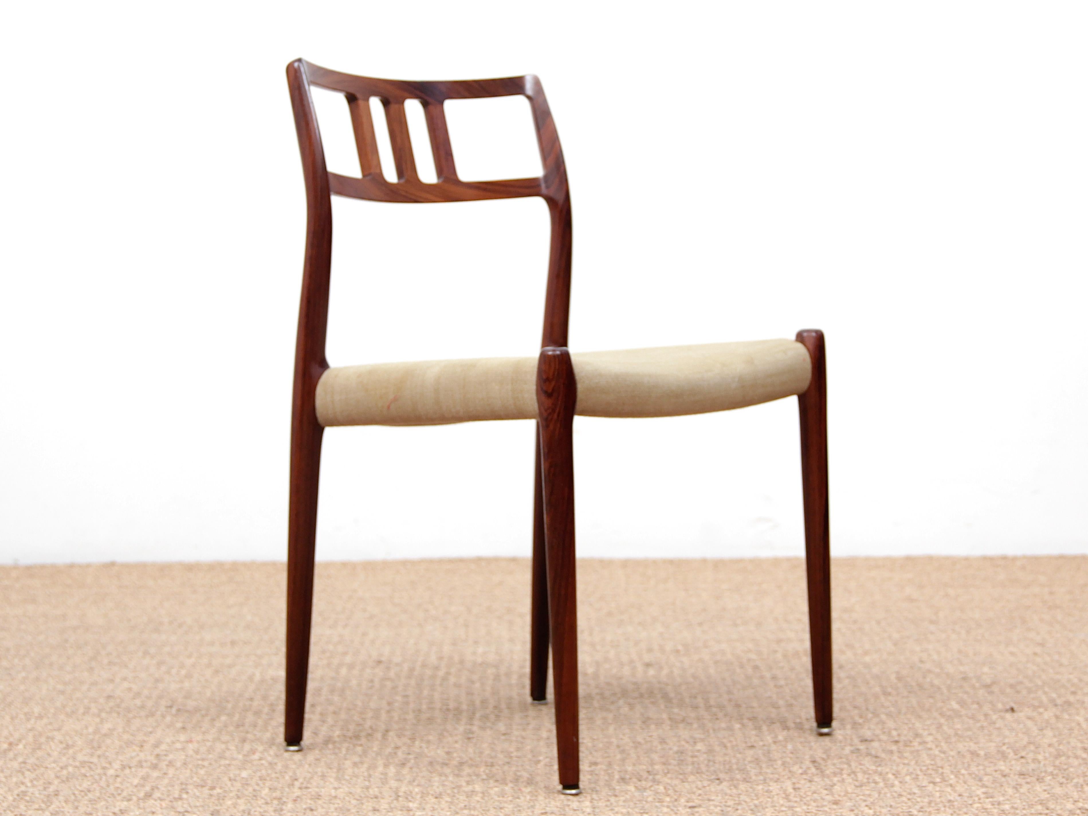 Mid-Century Modern Scandinavian Set of 6 Chairs by Niel Møller in Rosewood In Good Condition In Courbevoie, FR